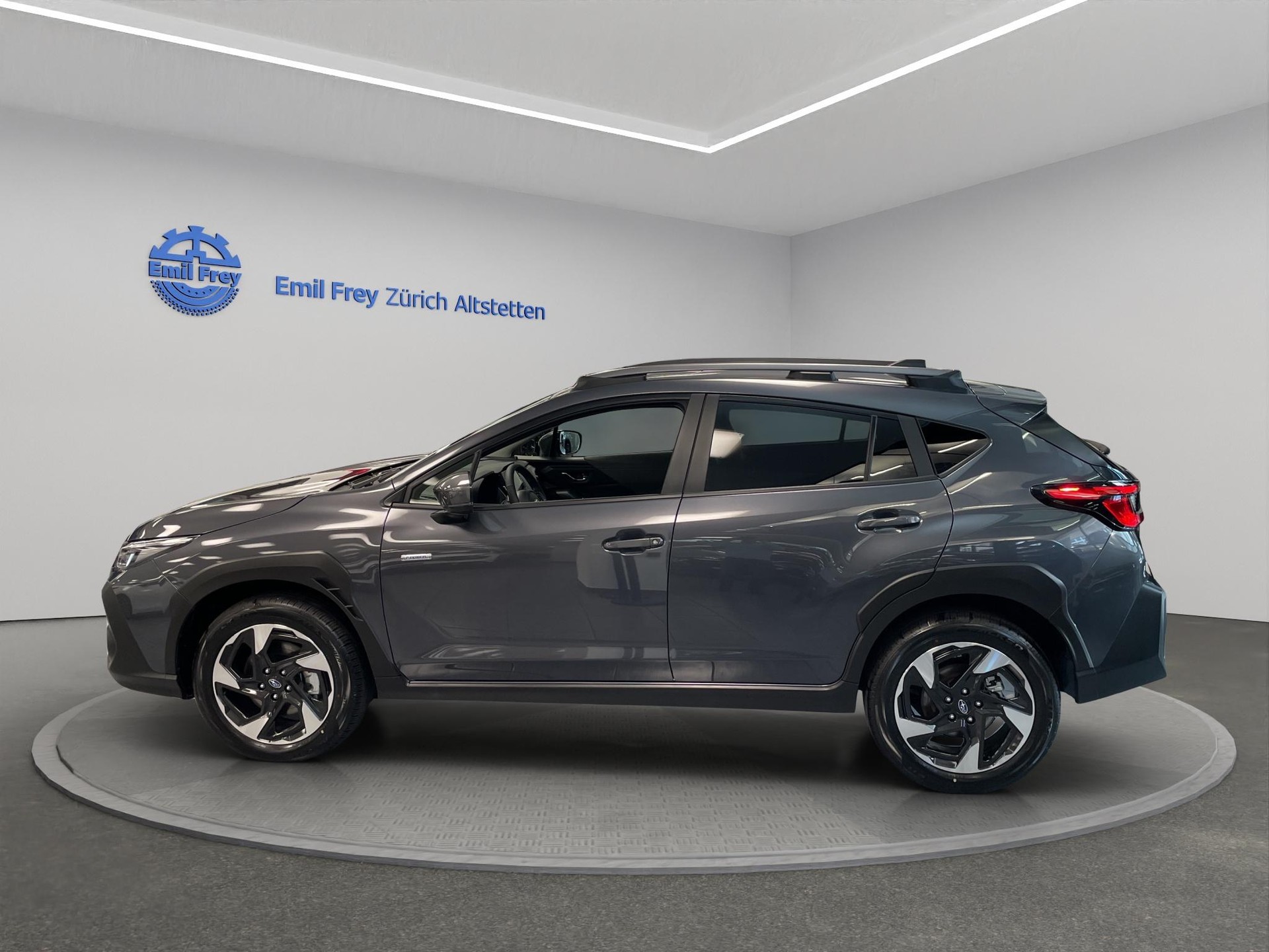 SUBARU Crosstrek 2.0i e-Boxer Luxury-showroom-element-2
