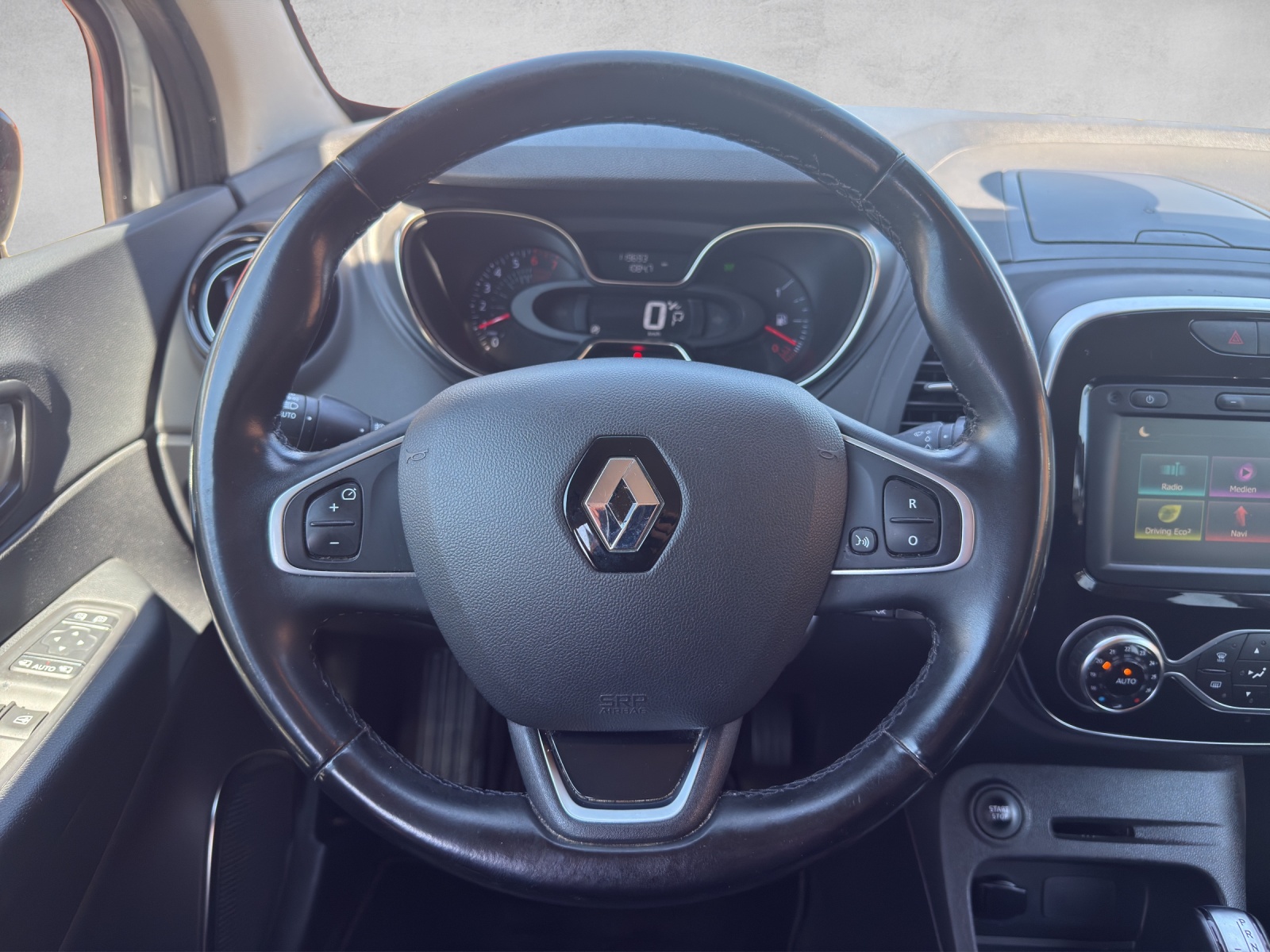RENAULT Captur 1.3 T 16V Intens EDC-image-12