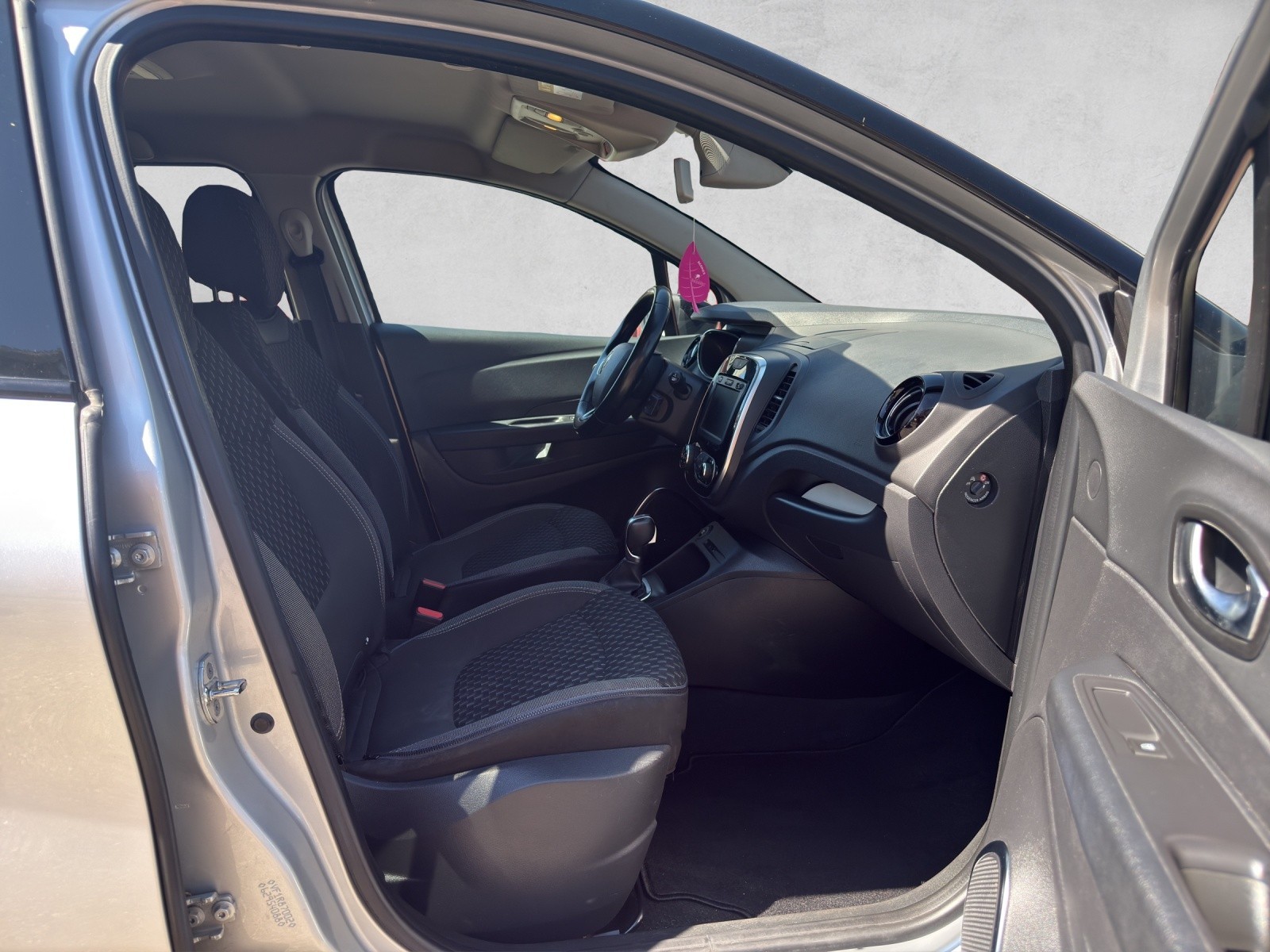 RENAULT Captur 1.3 T 16V Intens EDC-image-14