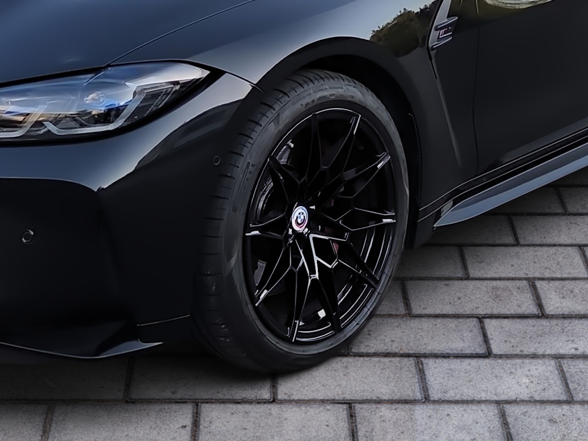 BMW M4 Cabrio Competition M xDrive-image-9