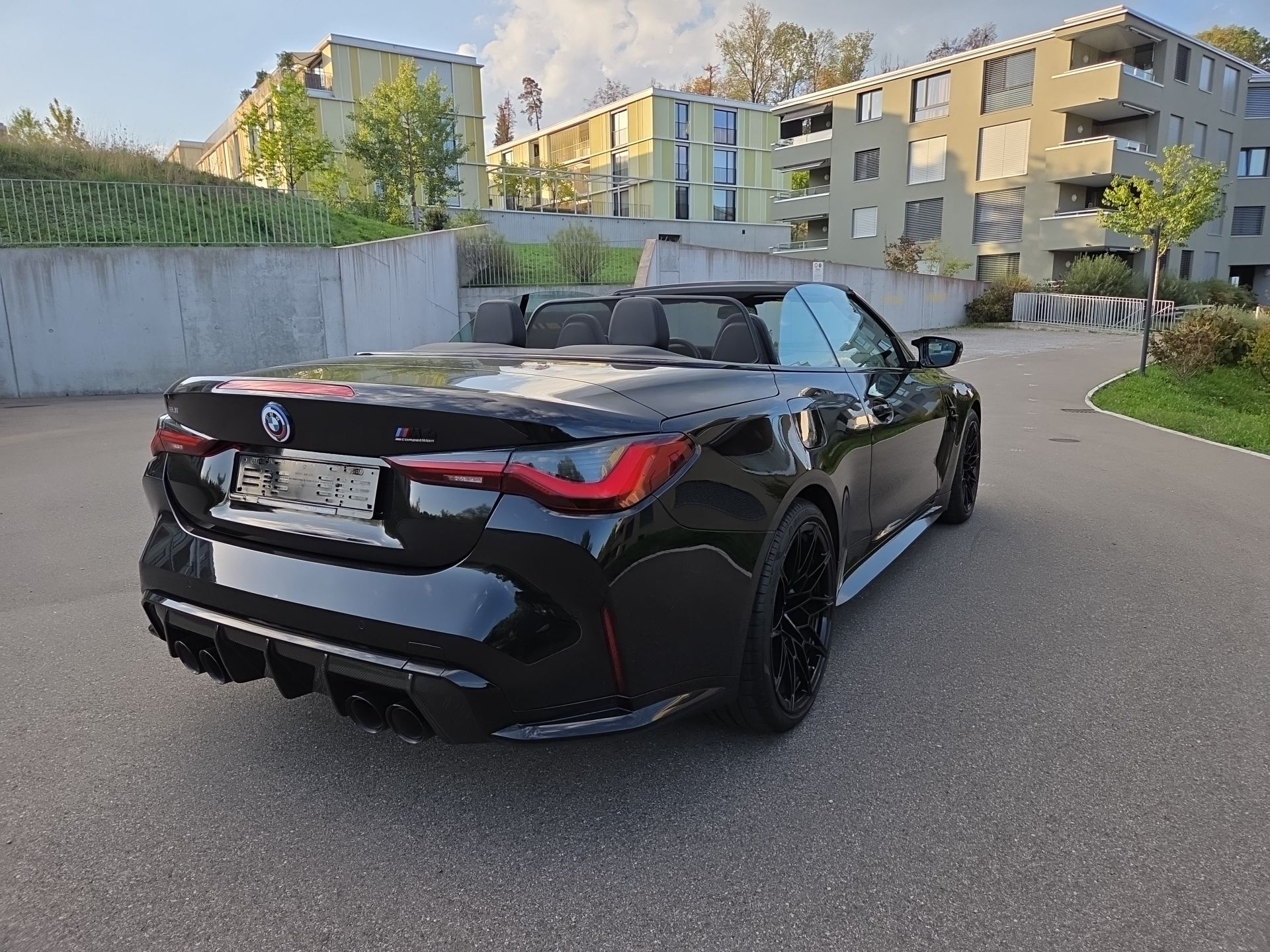 BMW M4 Cabrio Competition M xDrive-image-15