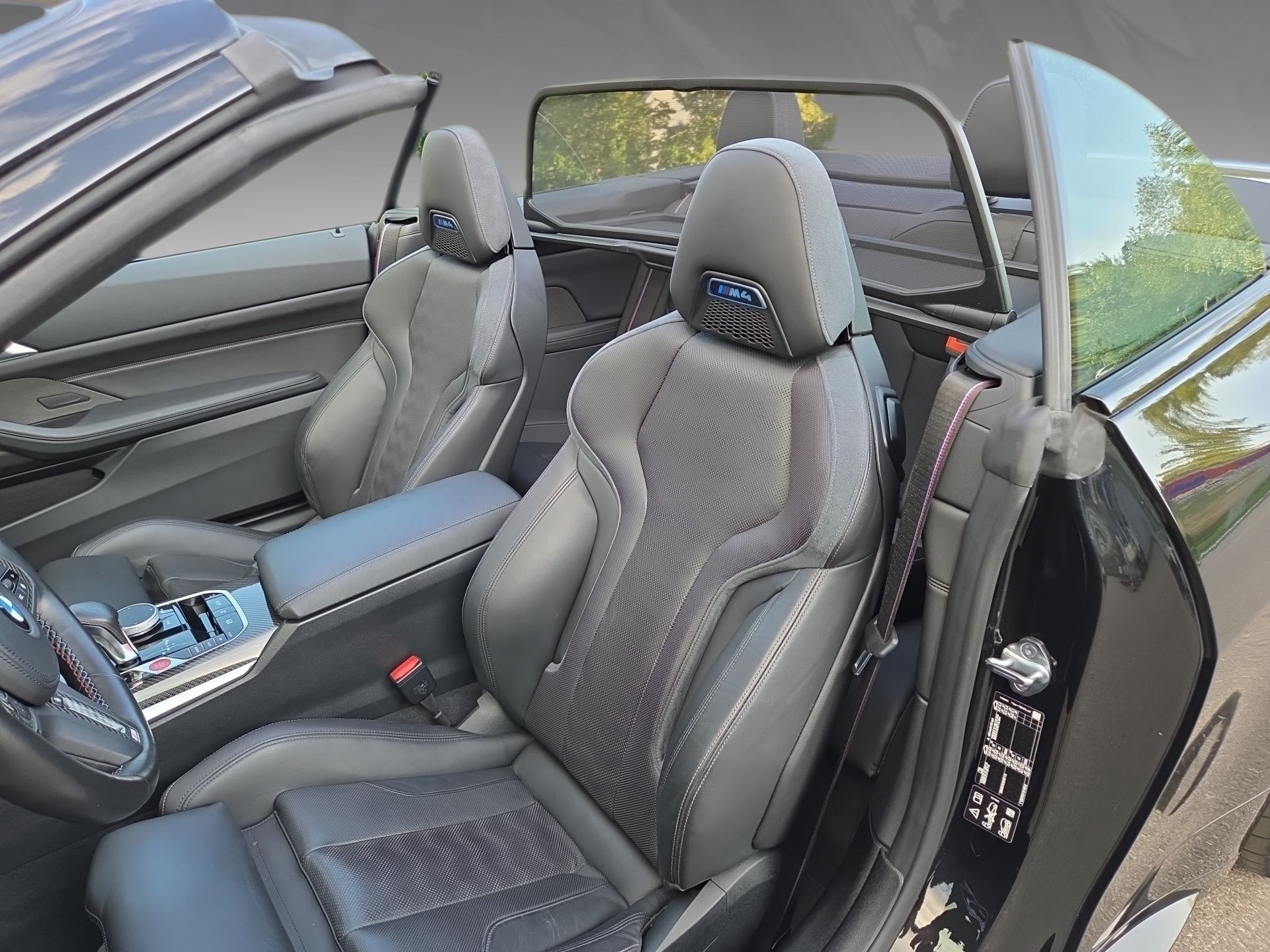 BMW M4 Cabrio Competition M xDrive-image-12