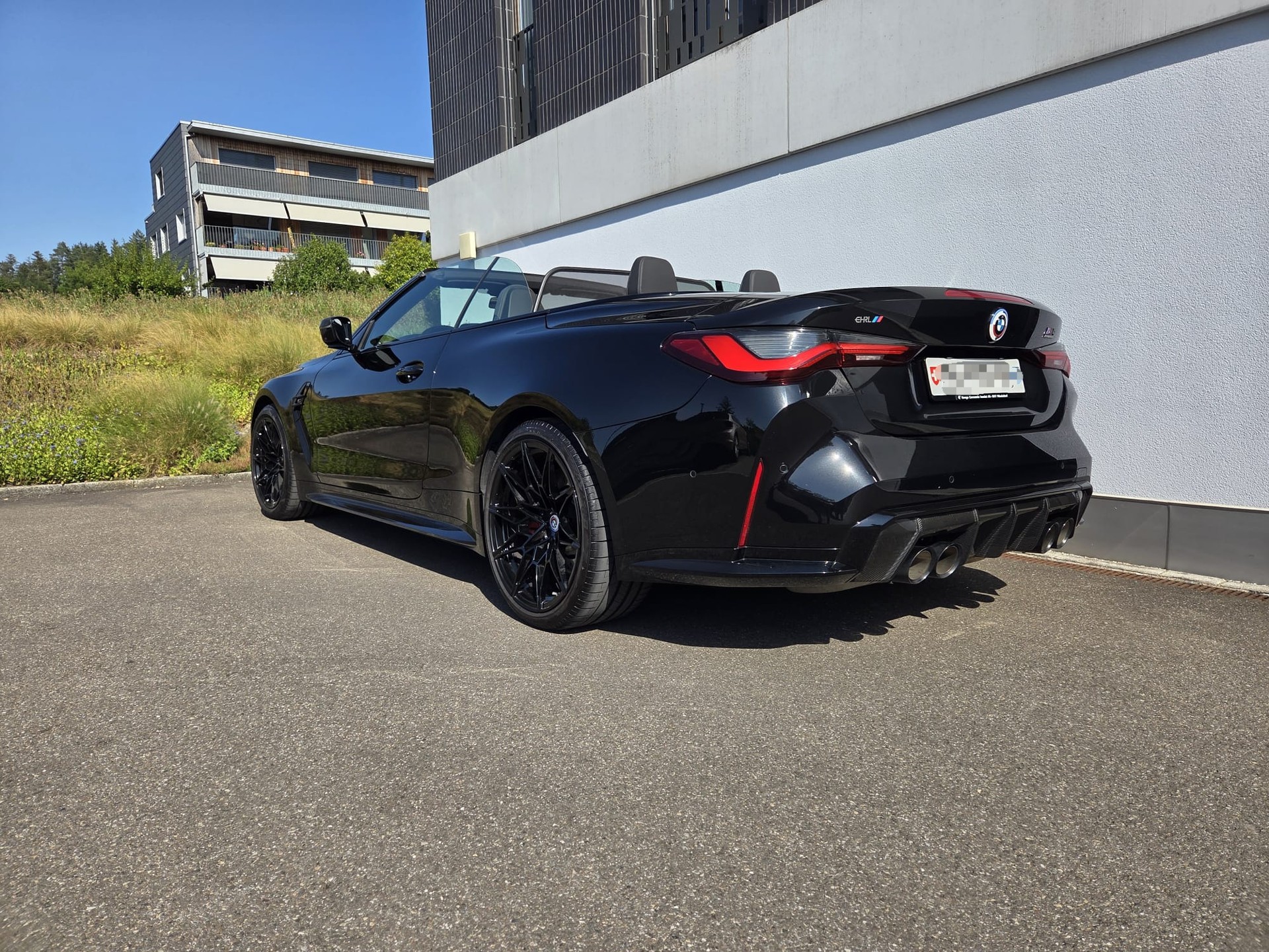 BMW M4 Cabrio Competition M xDrive-image-2