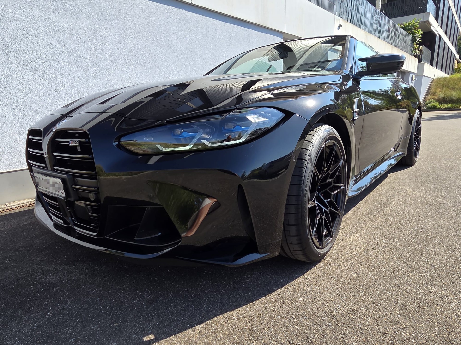 BMW M4 Cabrio Competition M xDrive-image-1