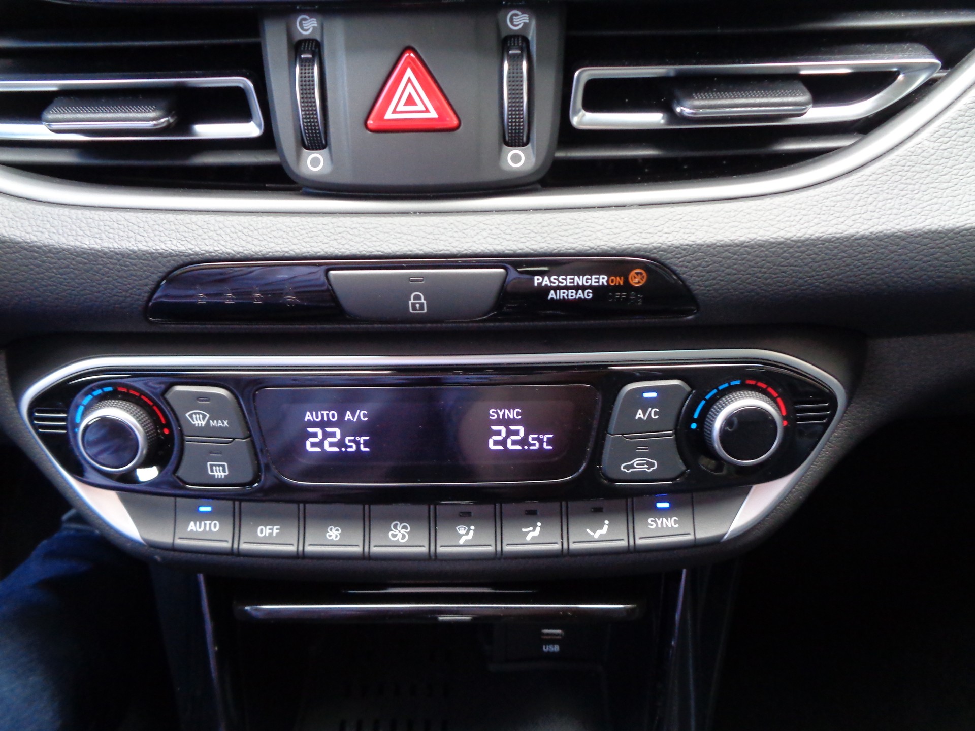 HYUNDAI i30 Wagon 1.5 T-GDi Vertex 48V MH DCT-image-23