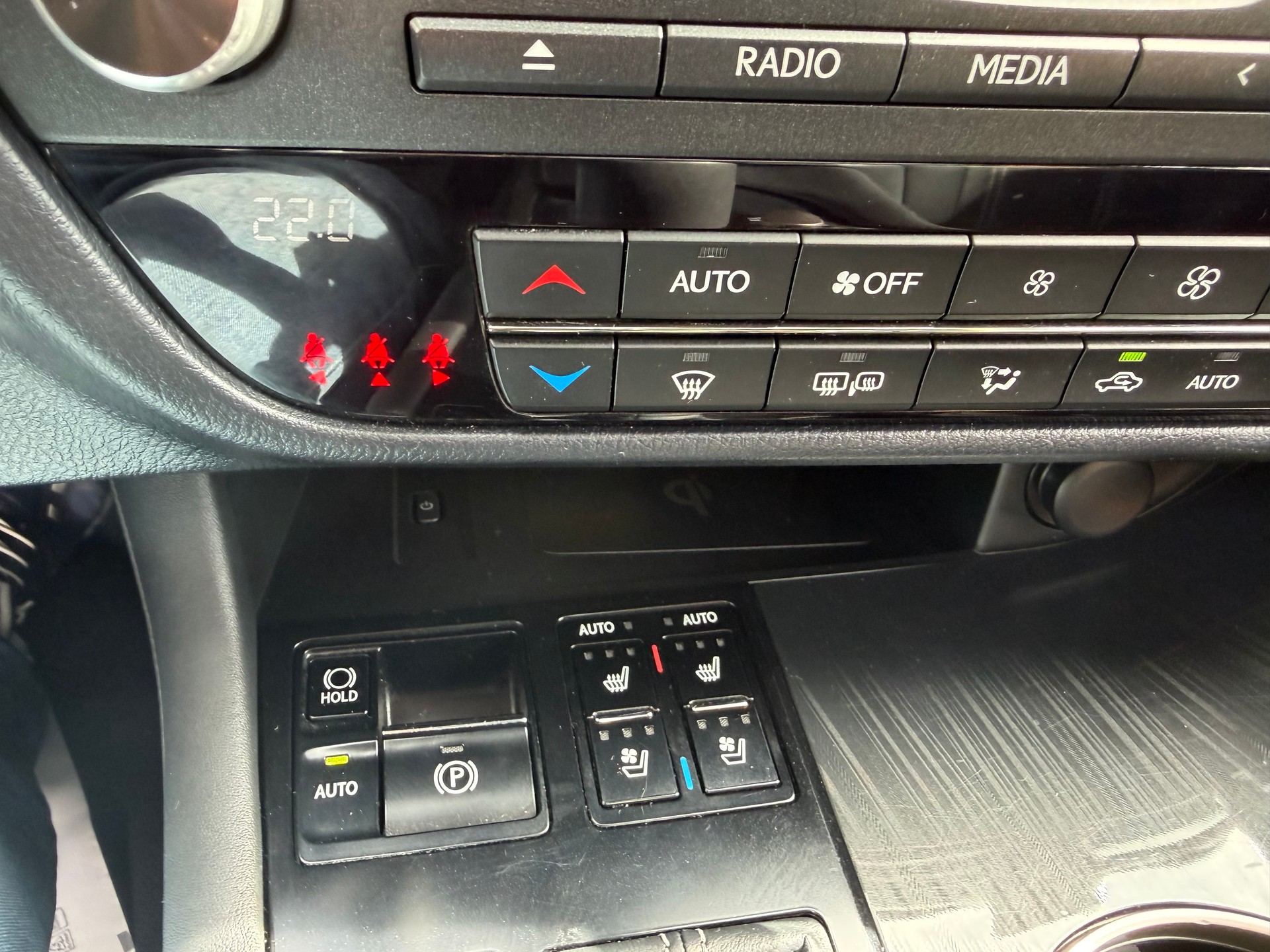 LEXUS RX 450h excellence AWD CVT-image-14