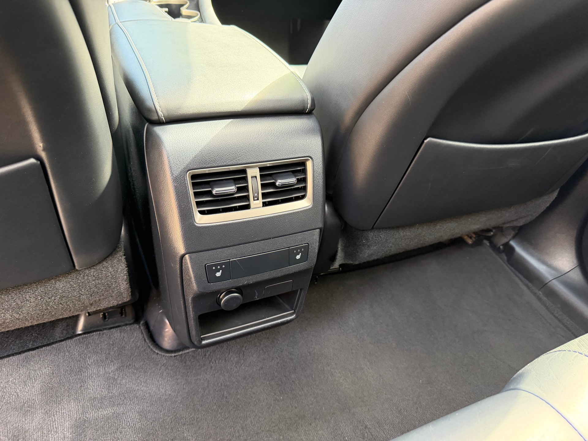 LEXUS RX 450h excellence AWD CVT-image-12