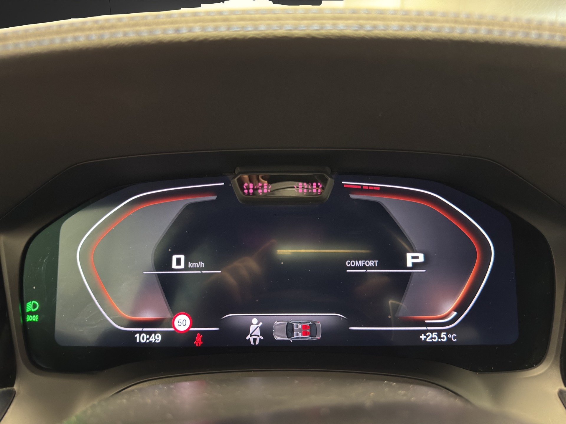 BMW M440i xDrive Cabrio-image-12