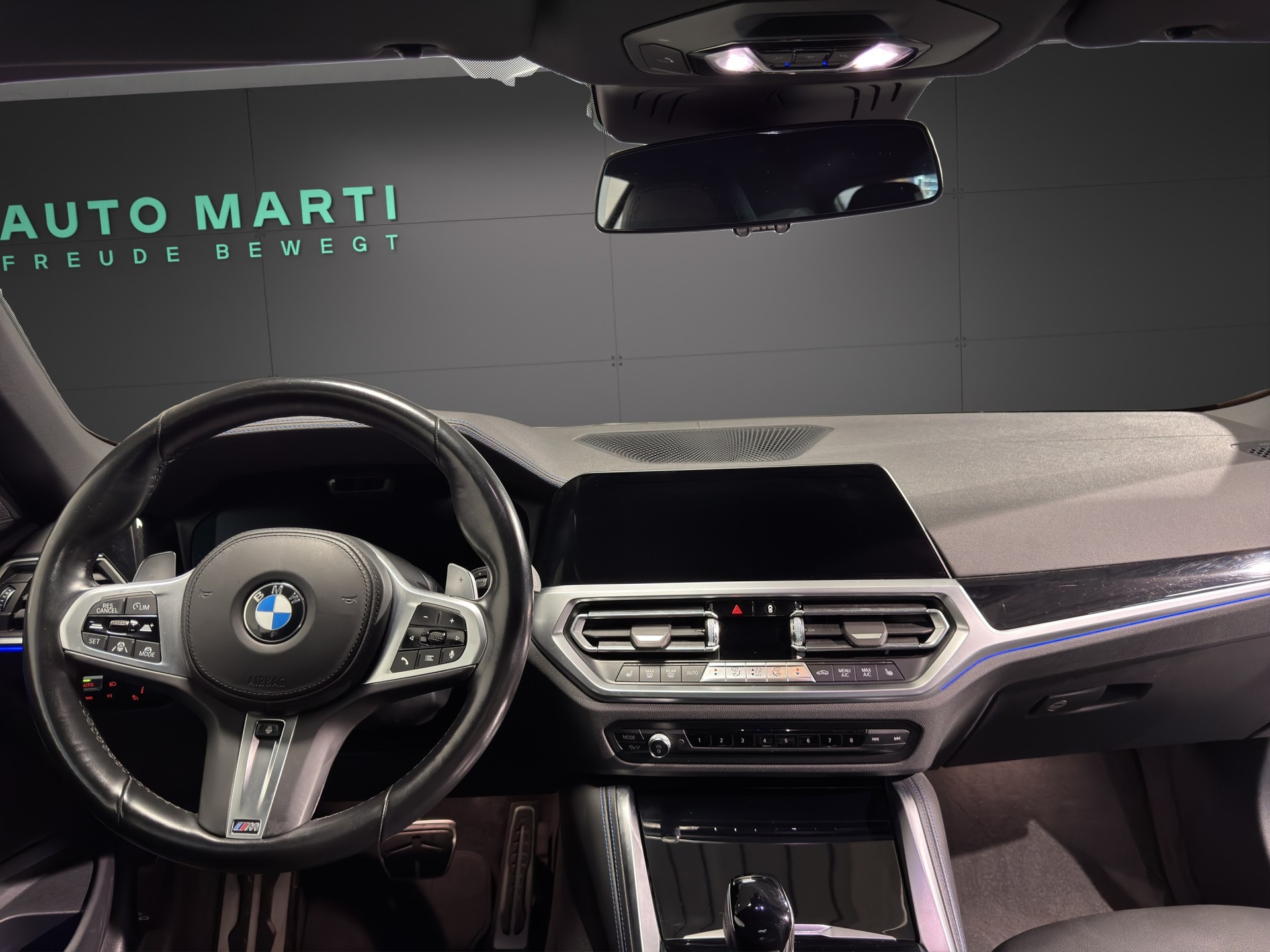BMW M440i xDrive Cabrio-image-19