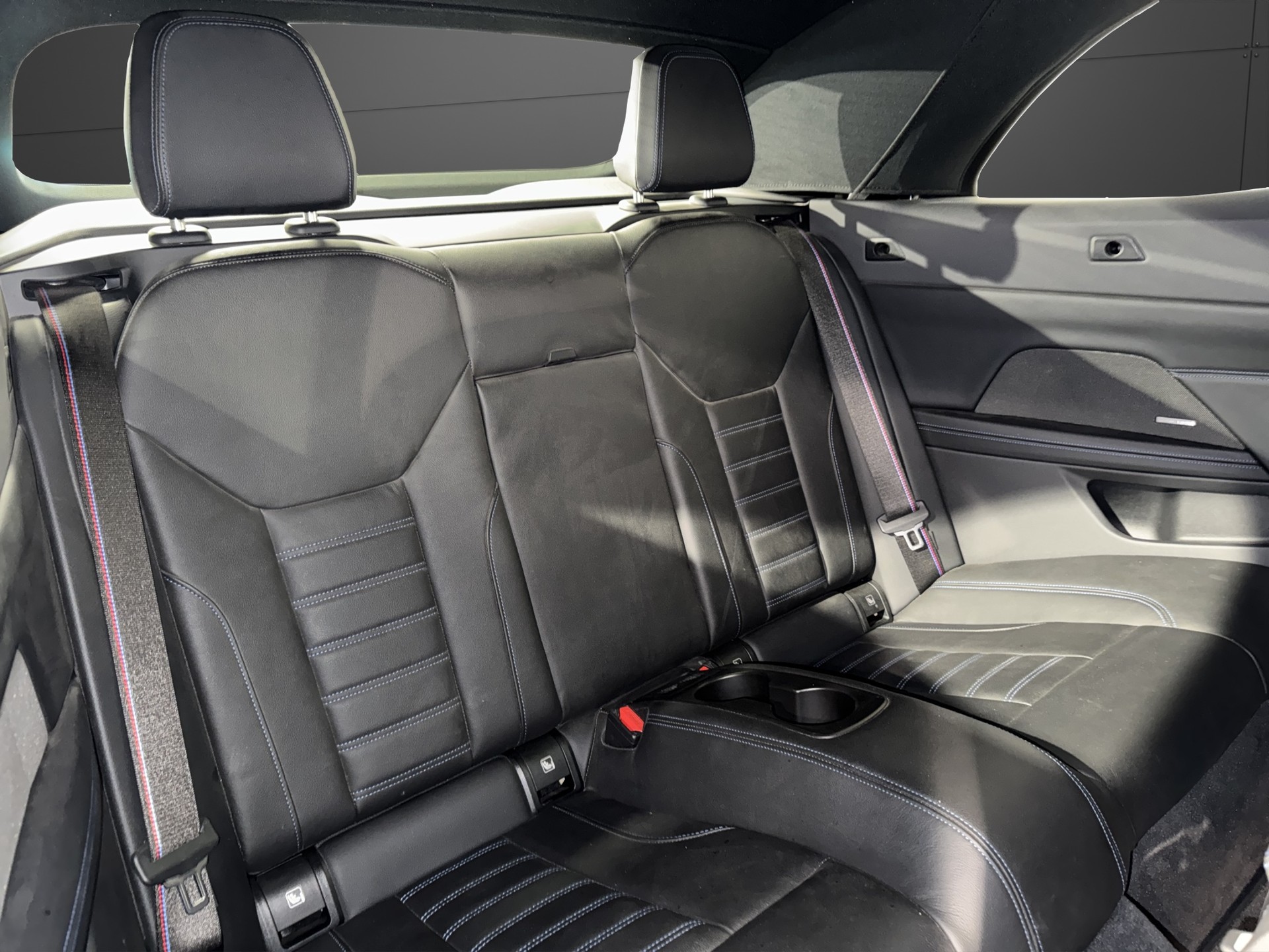BMW M440i xDrive Cabrio-image-16