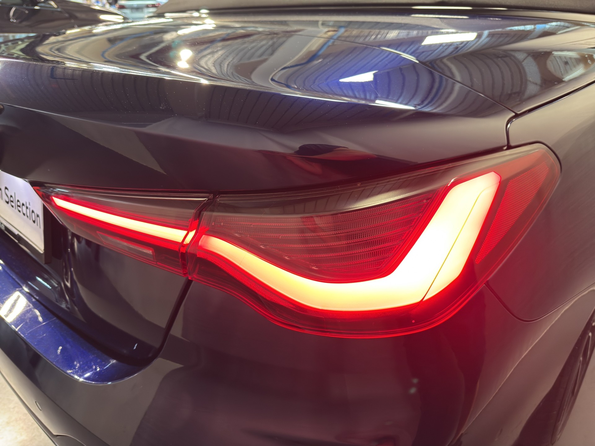 BMW M440i xDrive Cabrio-image-5