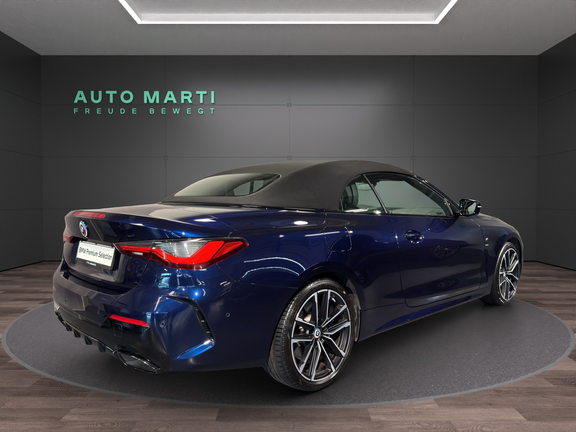 BMW M440i xDrive Cabrio-image-3