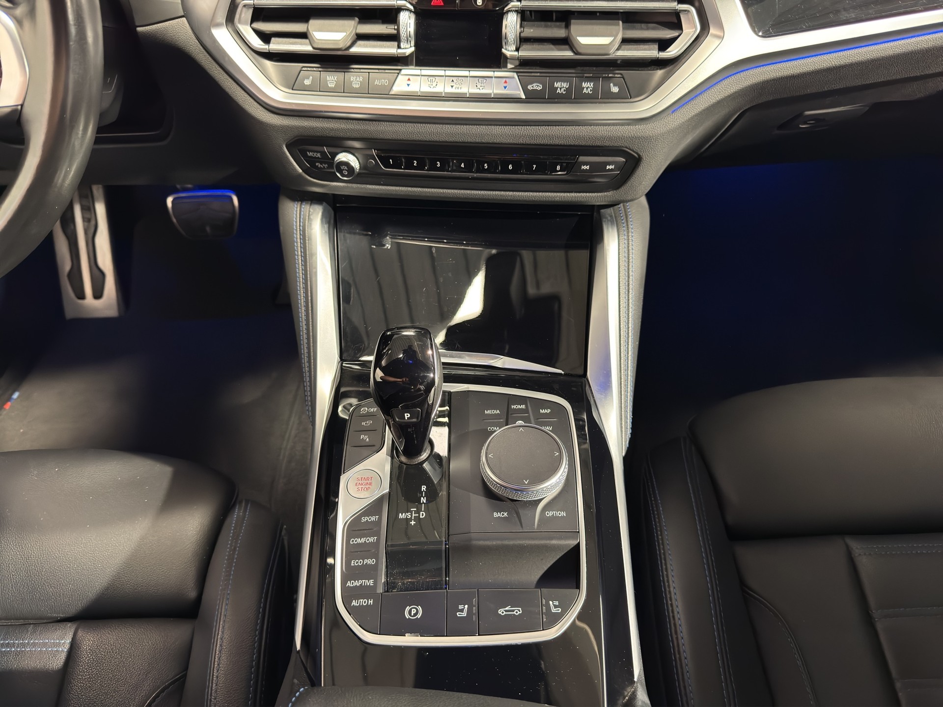 BMW M440i xDrive Cabrio-image-18