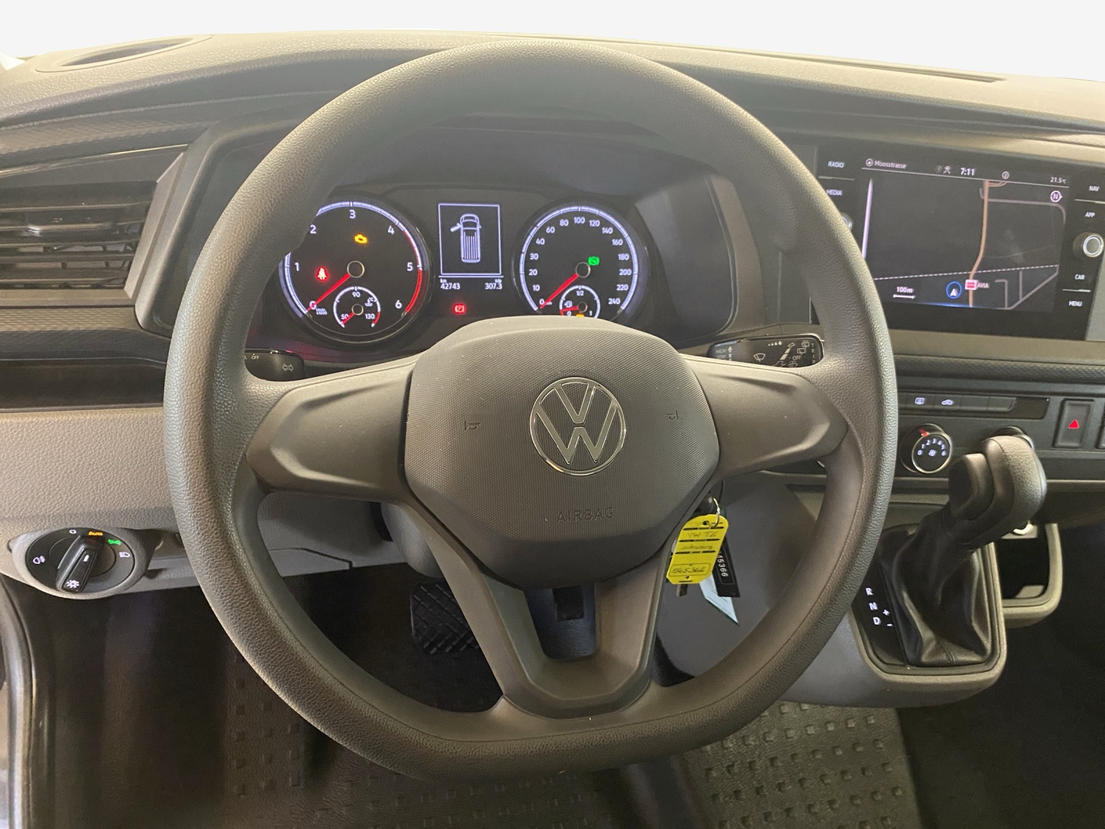 VW T6.1 2.0 TDI DSG-image-9