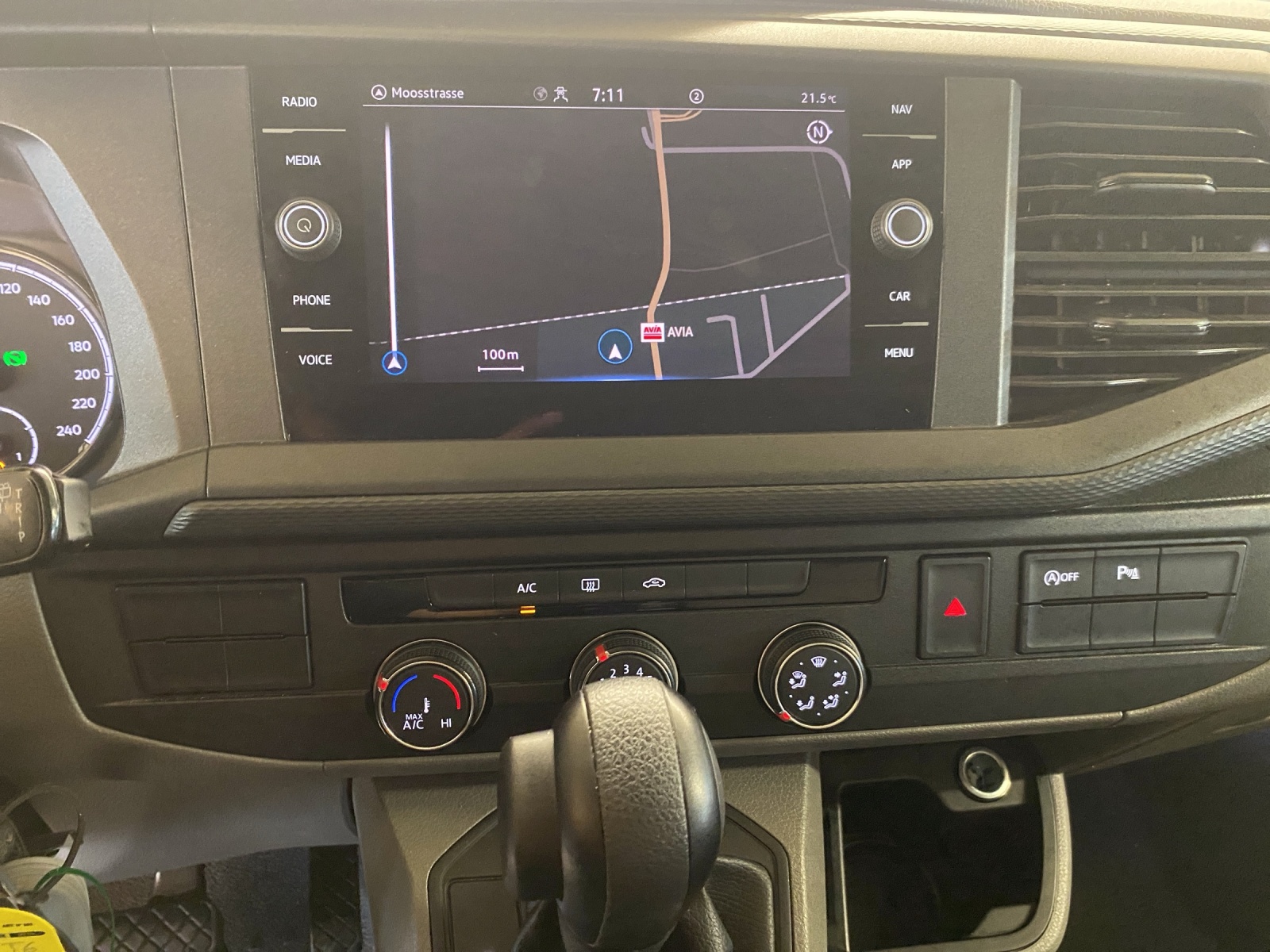 VW T6.1 2.0 TDI DSG-image-10