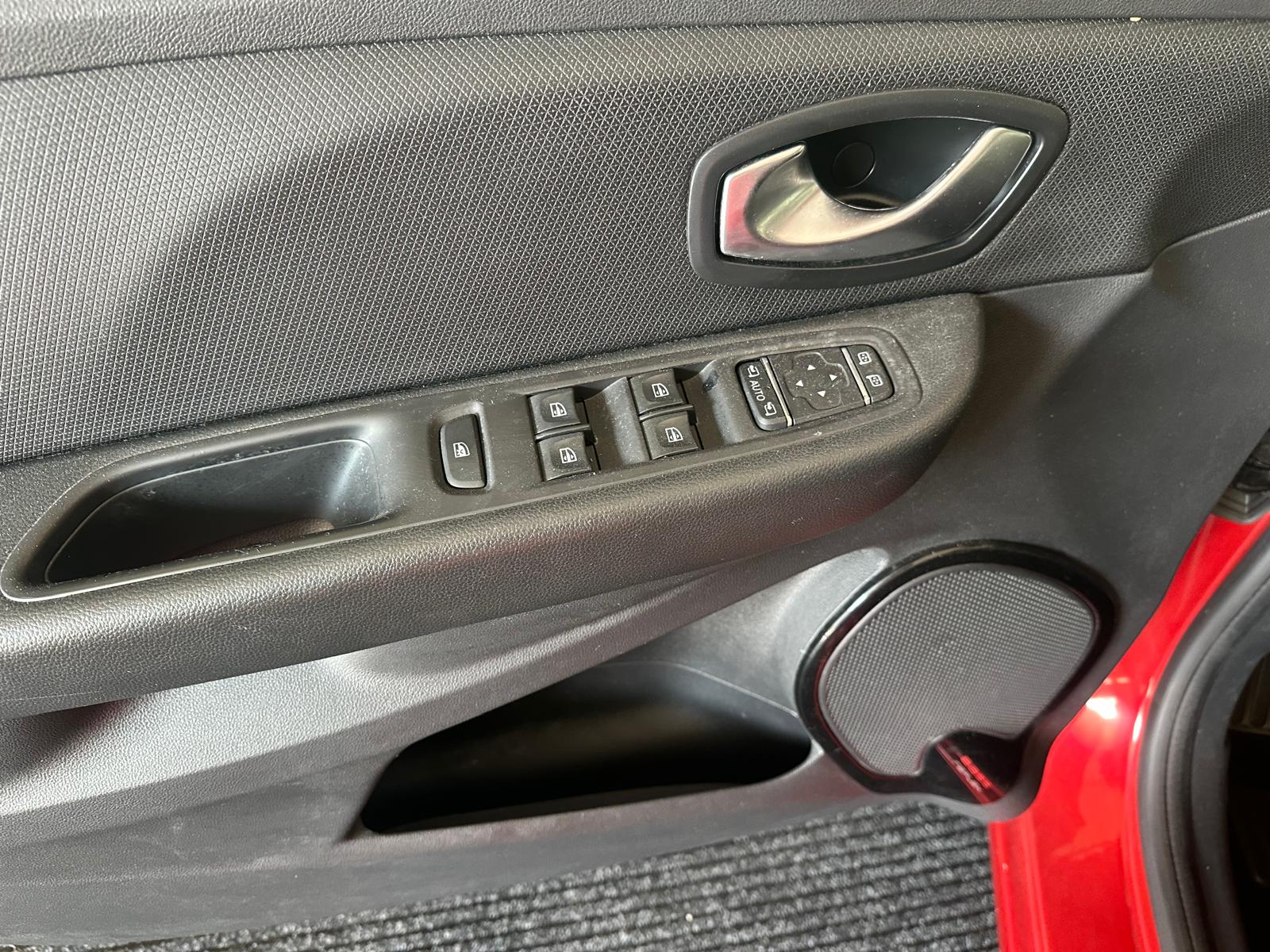 RENAULT Clio 0.9 Life-image-14