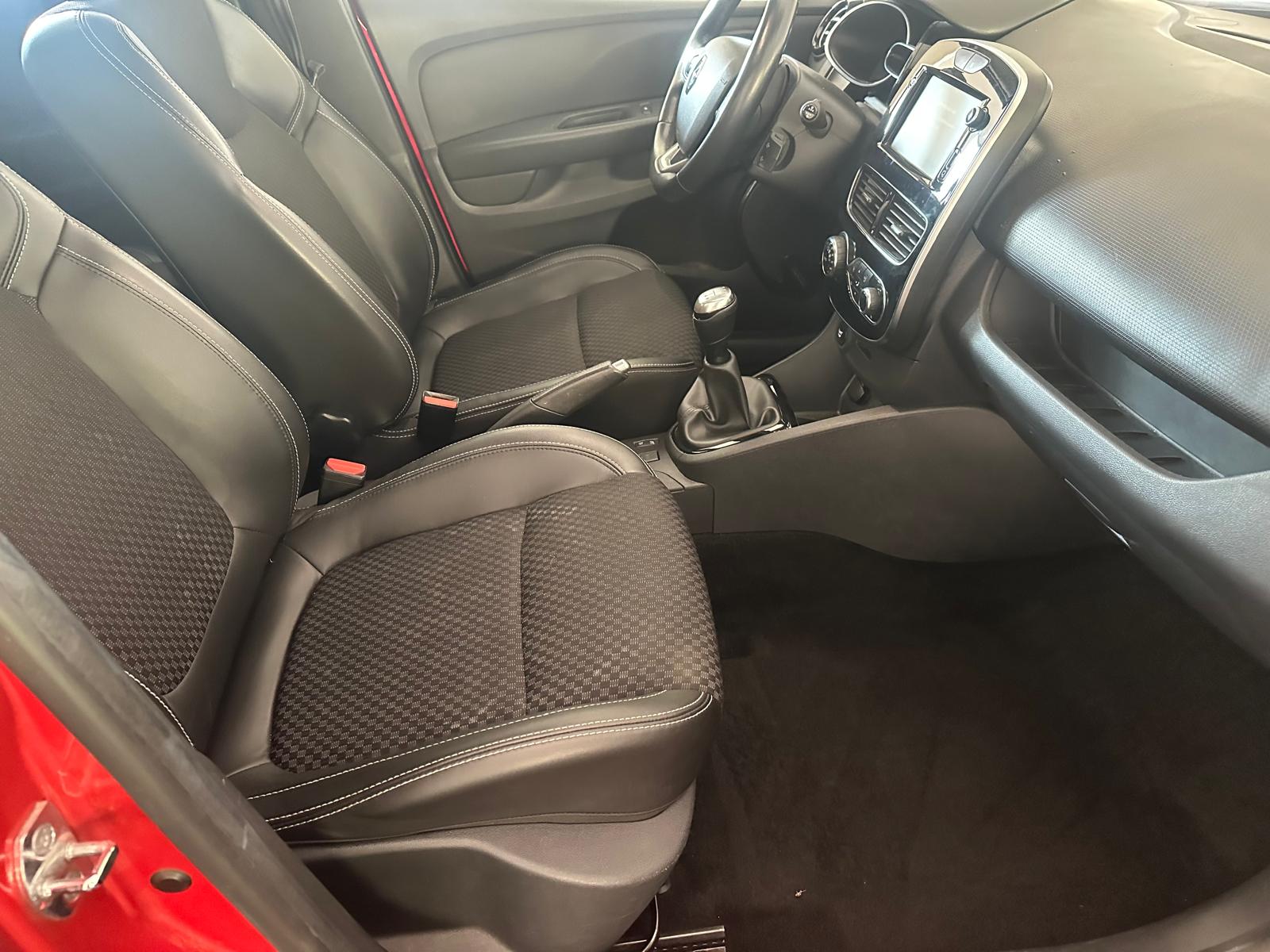 RENAULT Clio 0.9 Life-image-9
