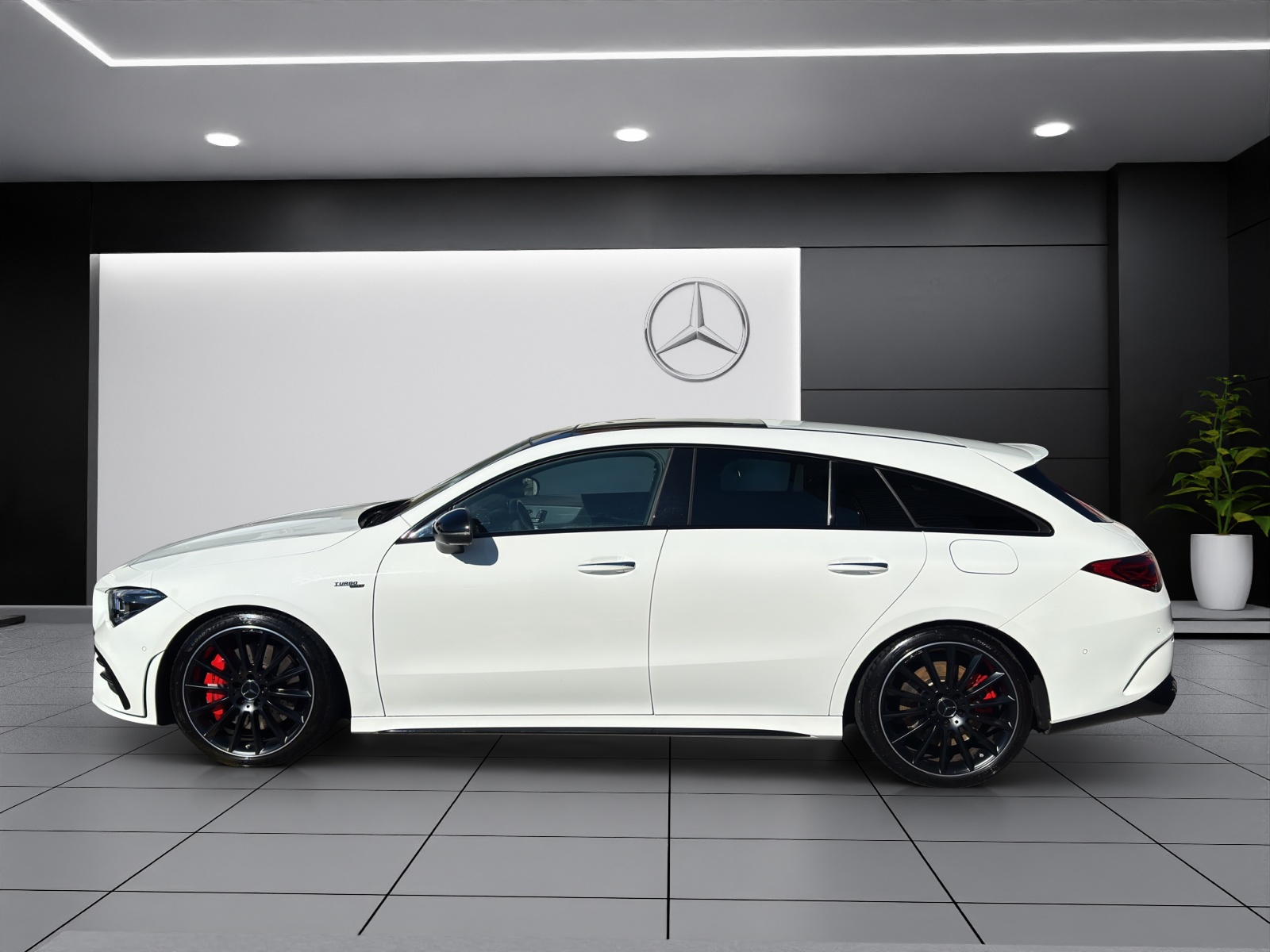 MERCEDES-BENZ CLA 35 AMG 4Matic-showroom-element-2