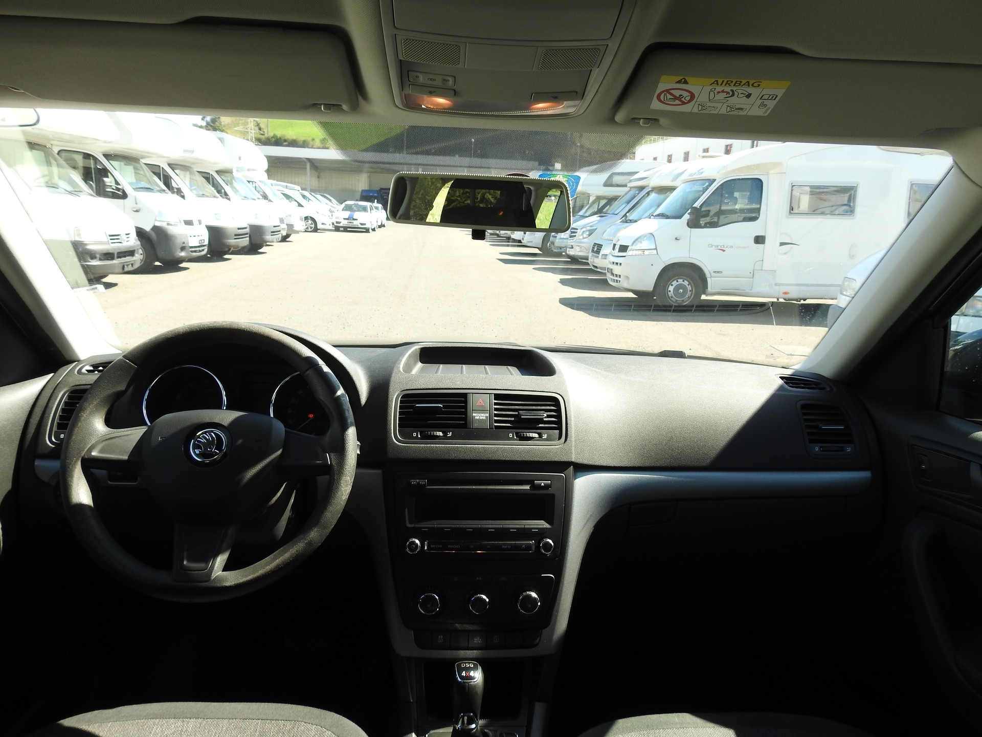 SKODA Yeti 1.8 TSI Ambition 4x4 DSG-image-18
