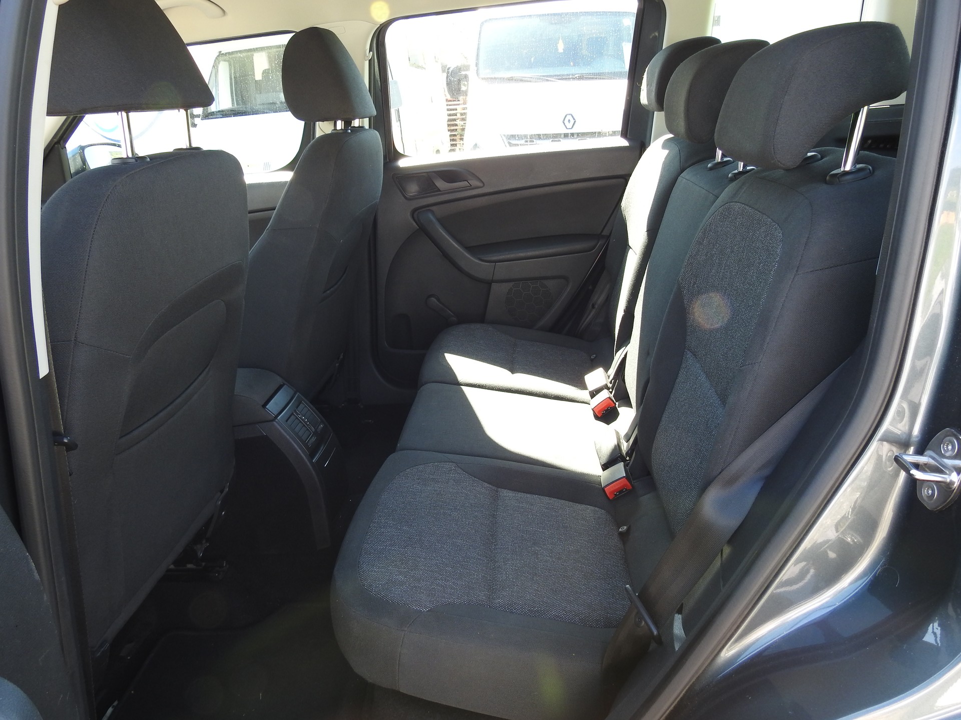 SKODA Yeti 1.8 TSI Ambition 4x4 DSG-image-14