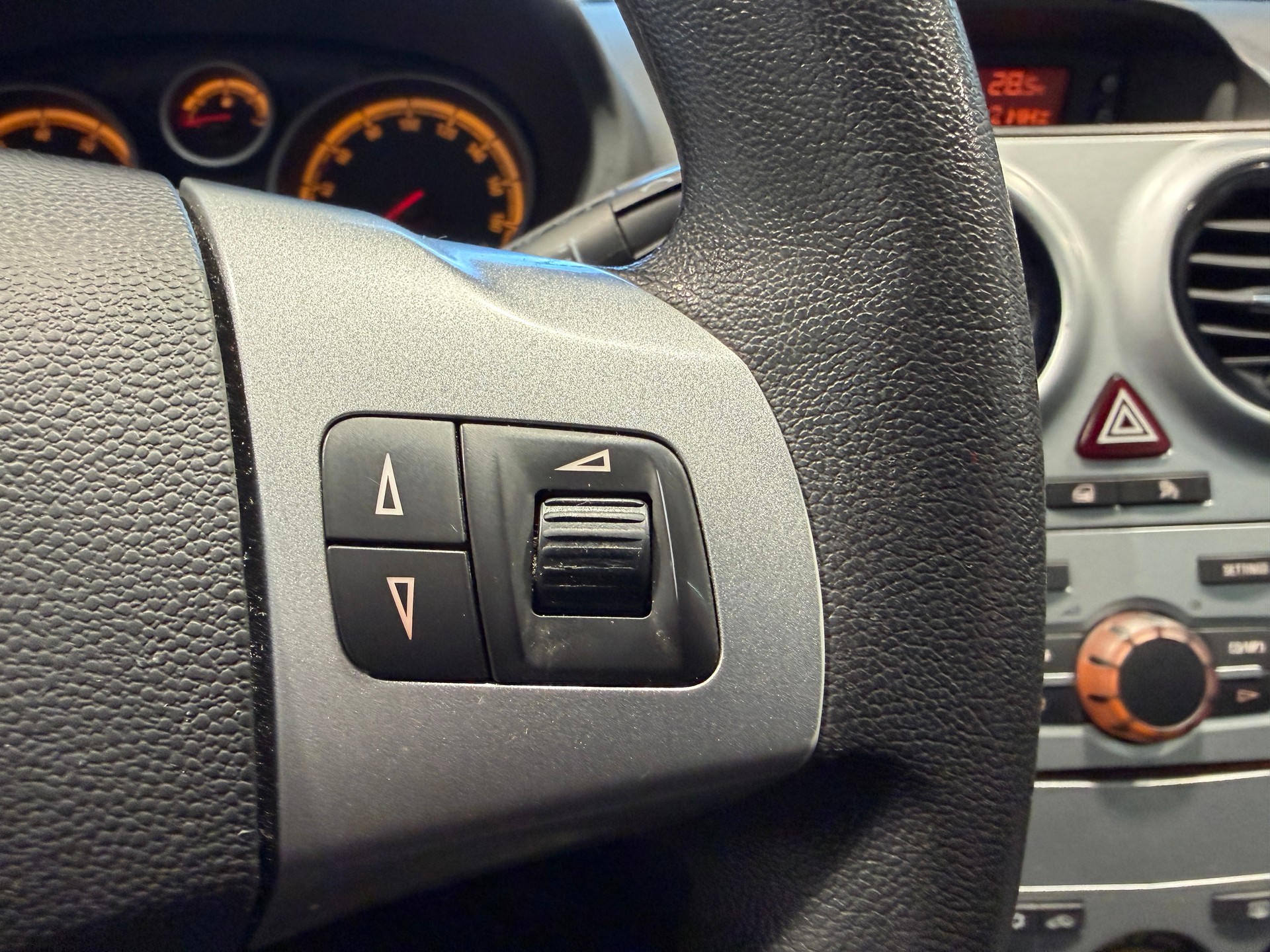 OPEL Corsa 1.4 TP Enjoy Automatic-image-16