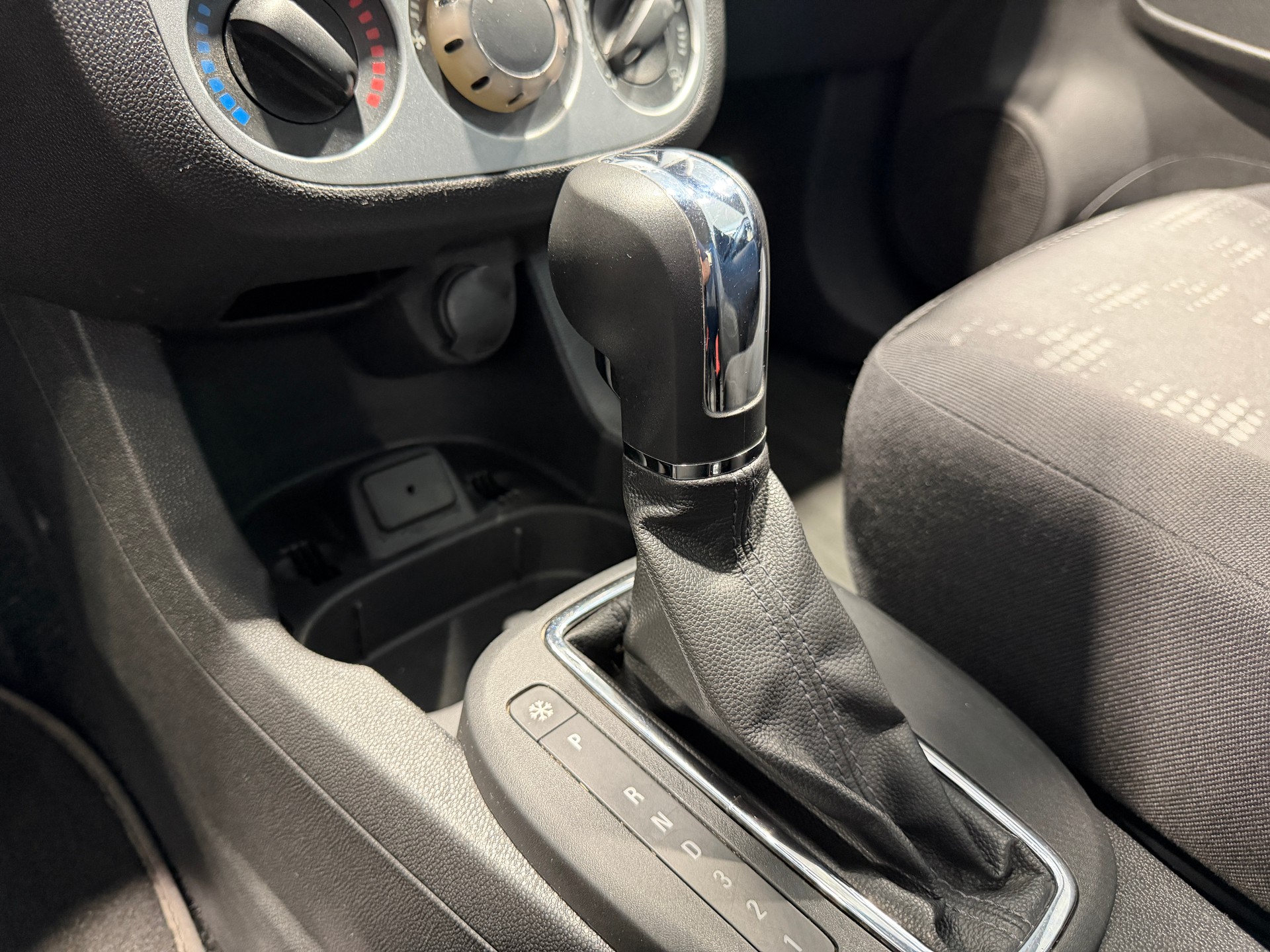 OPEL Corsa 1.4 TP Enjoy Automatic-image-18