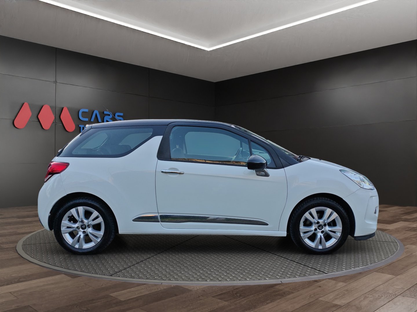 DS AUTOMOBILES DS3 1.2 VTi SO Chic – Non expertisée, commodo à changer, vendue dans l'état-image-6