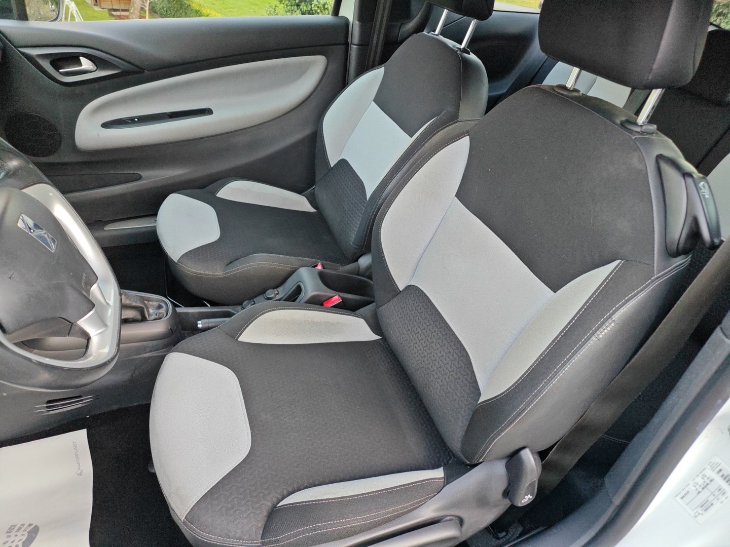 DS AUTOMOBILES DS3 1.2 VTi SO Chic – Non expertisée, commodo à changer, vendue dans l'état-image-11