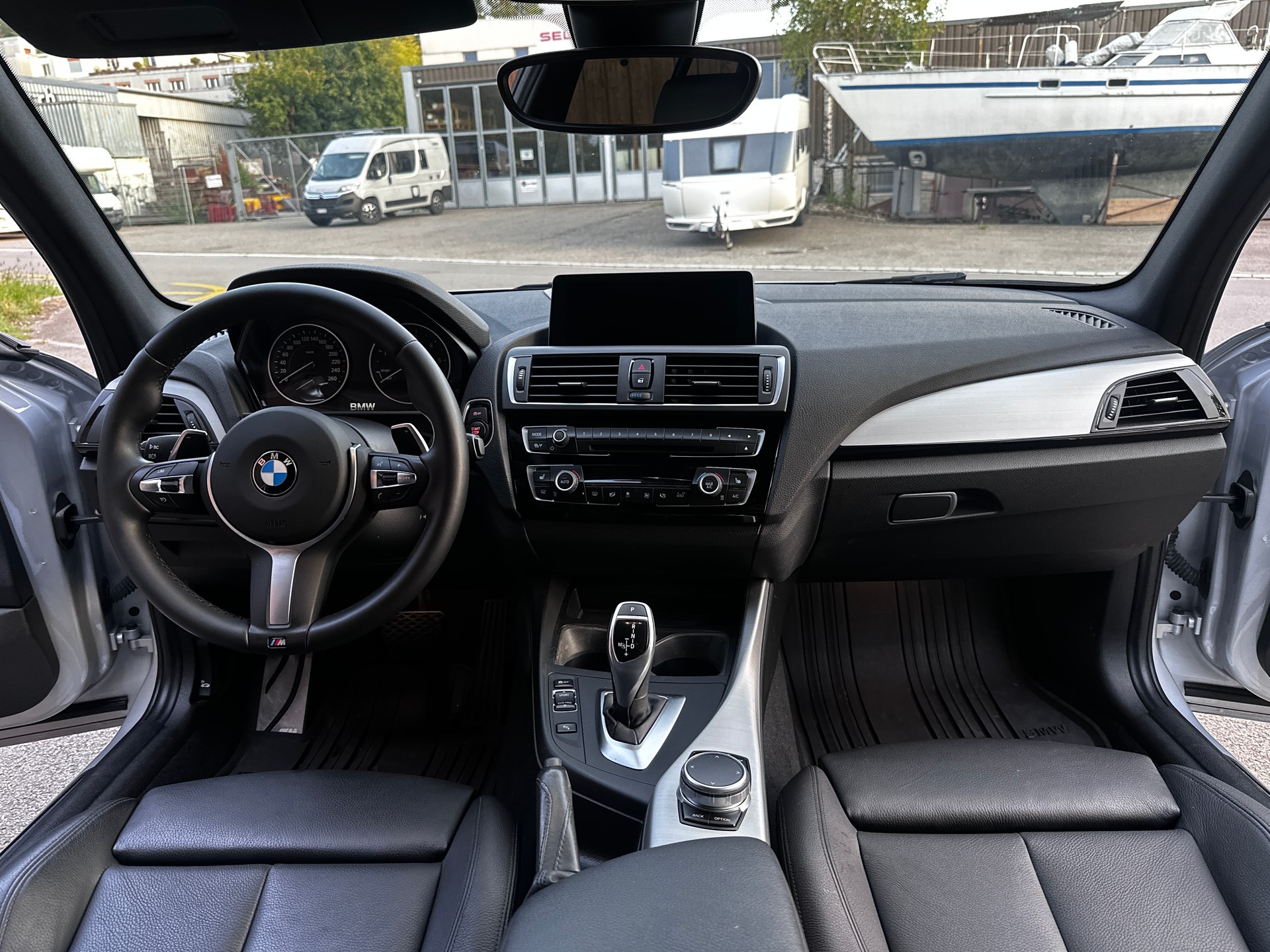 BMW 120d xDrive SAG-image-3