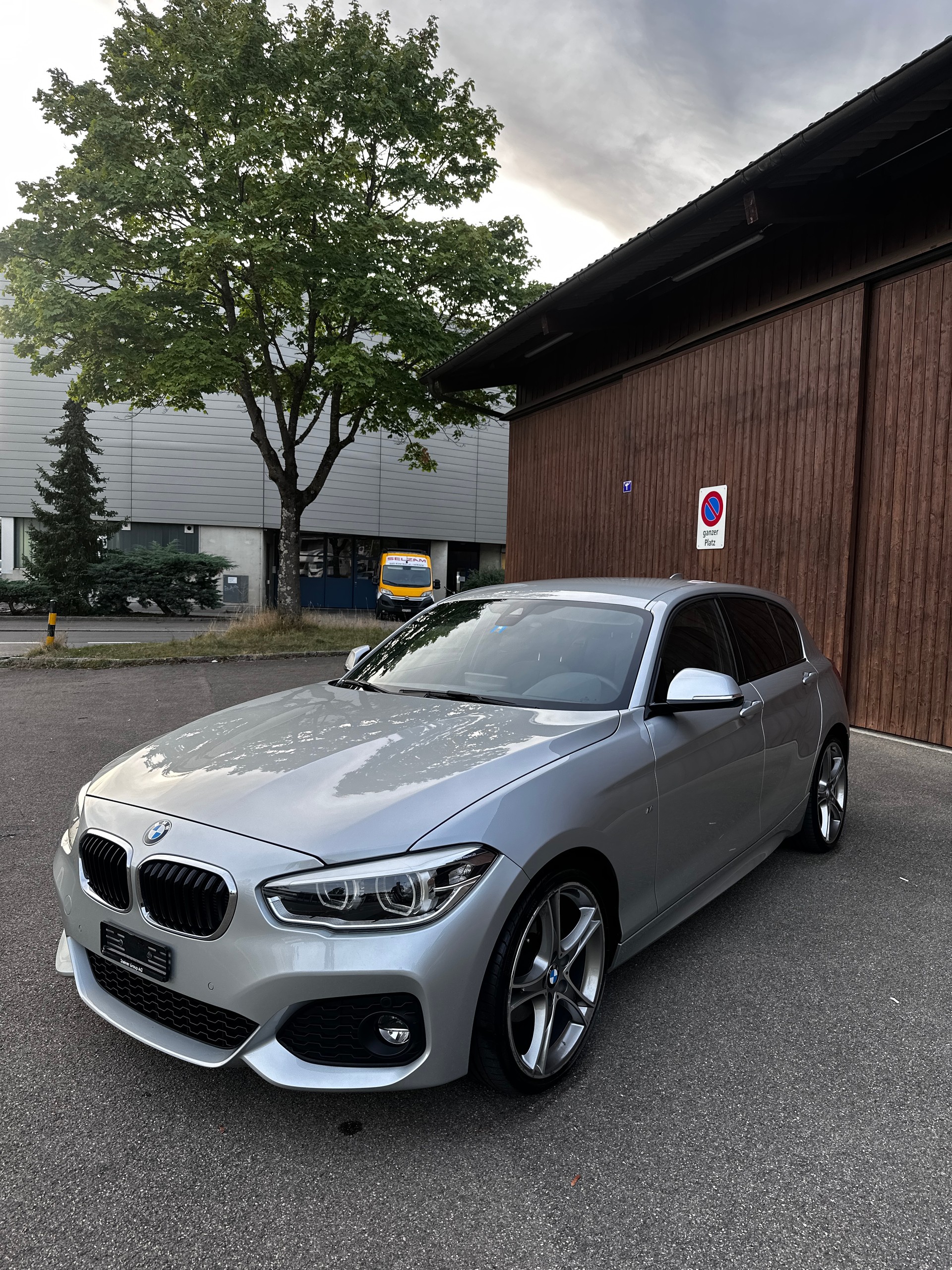 BMW 120d xDrive SAG-image-1