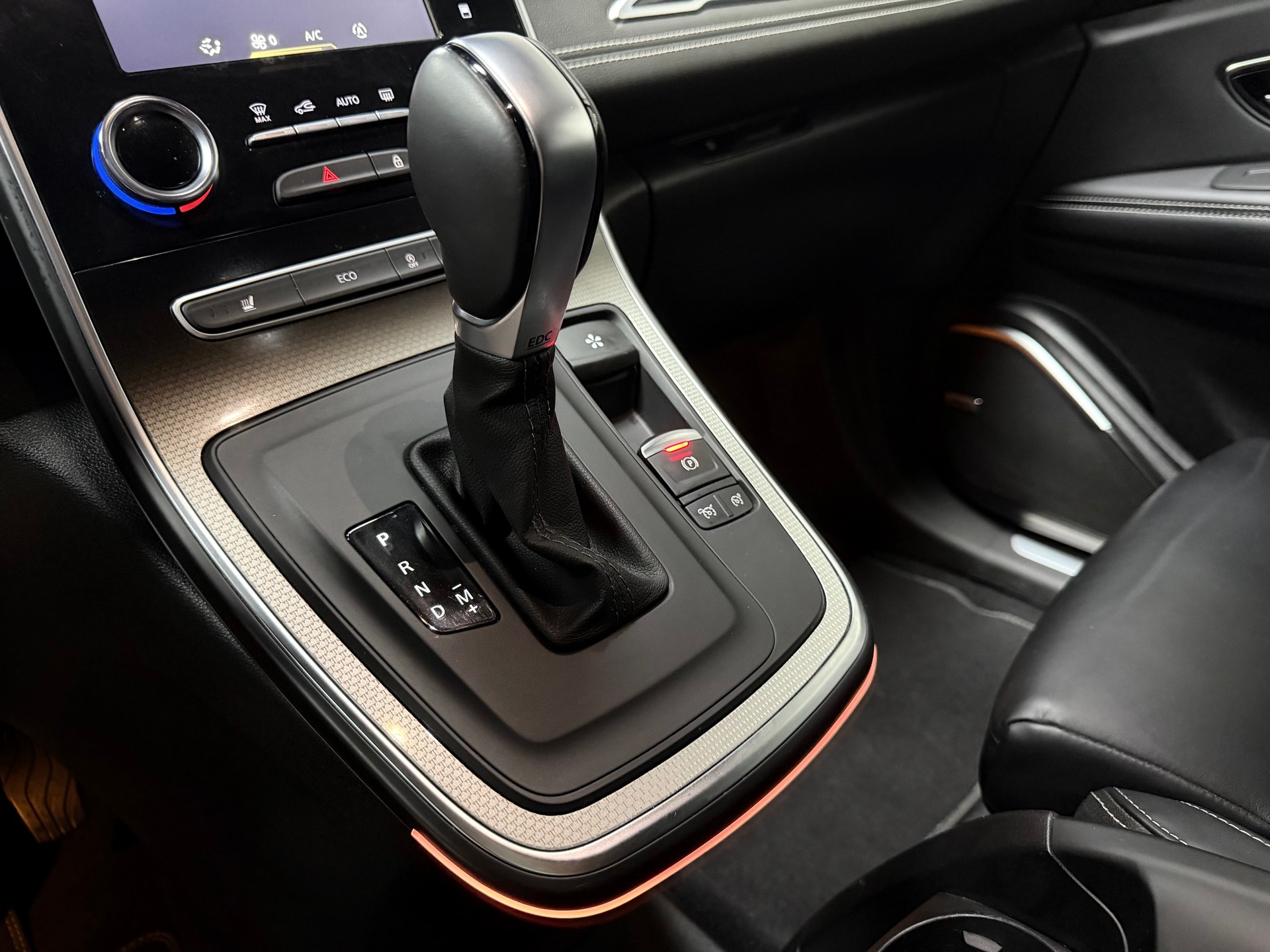 RENAULT Grand Scénic 1.6 dCi Initiale Paris EDC-image-16