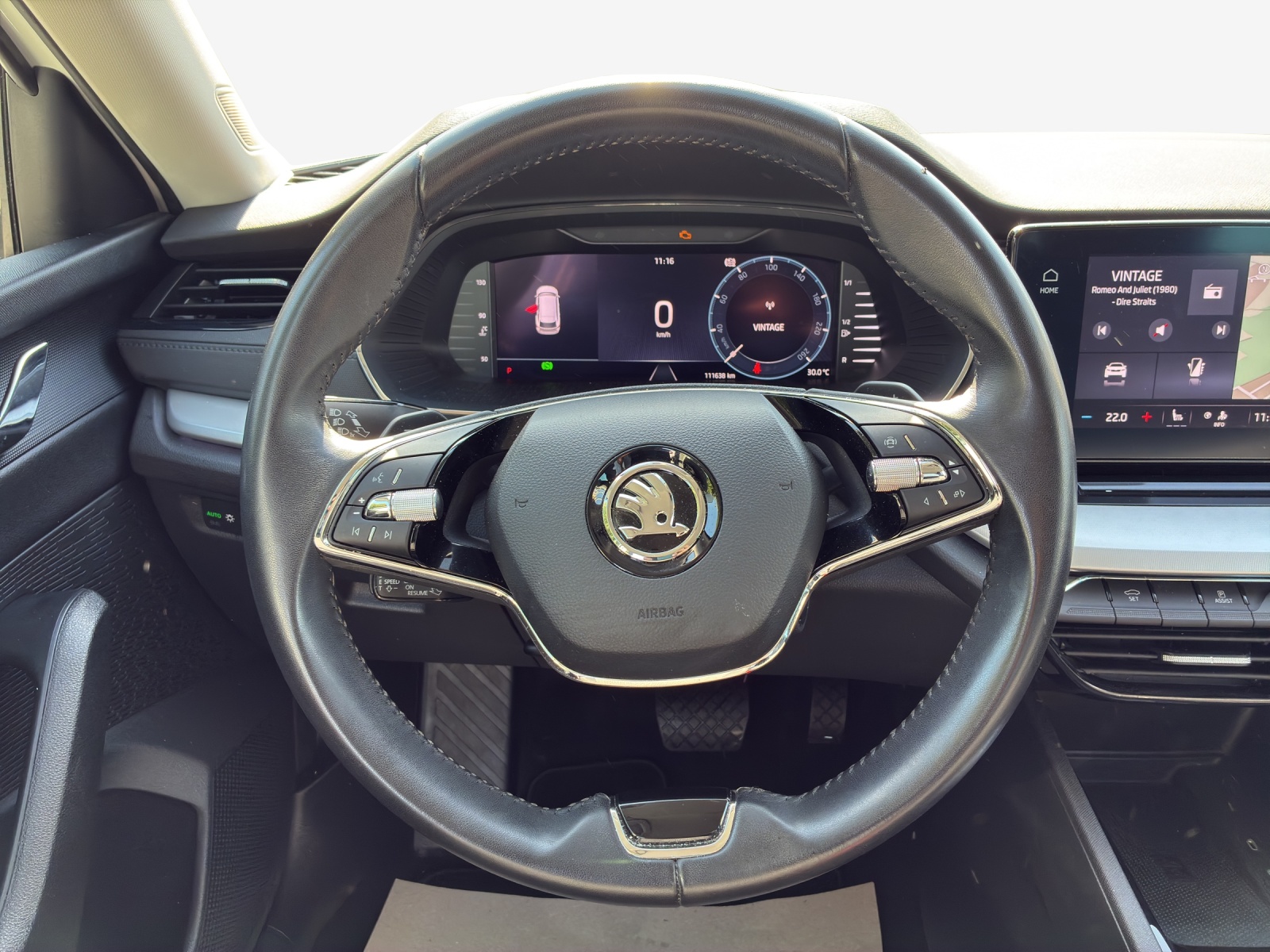 SKODA Octavia Combi 2.0 TDI DSG Ambition-image-9