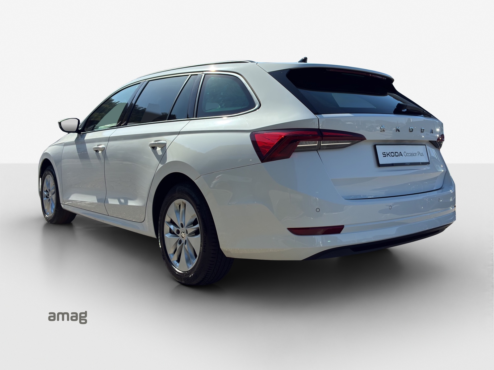 SKODA Octavia Combi 2.0 TDI DSG Ambition-image-2