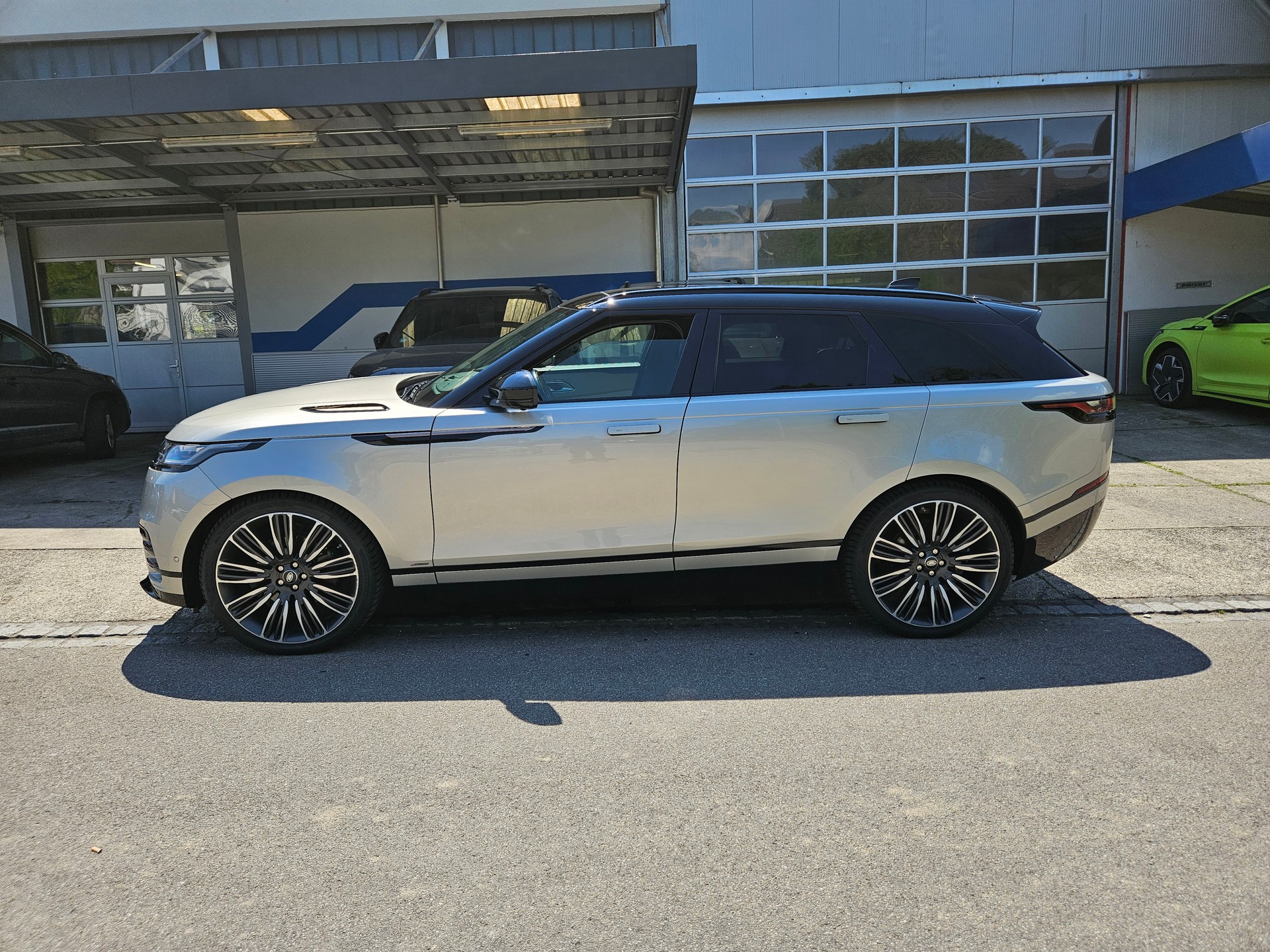 LAND ROVER Range Rover Velar P 380 First Edition Automatic-image-3