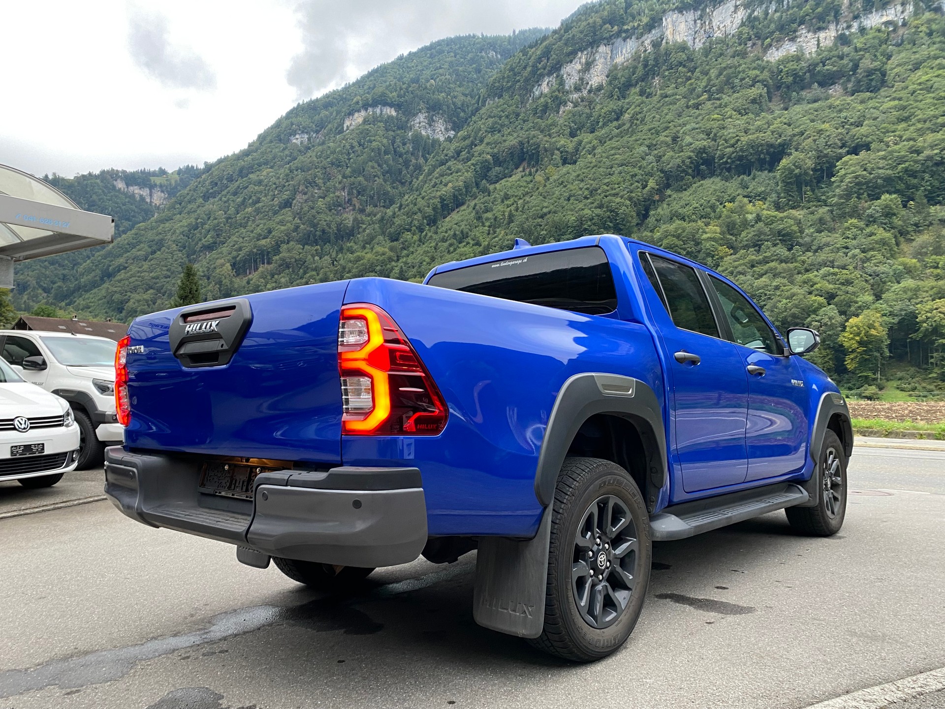 TOYOTA Hilux 2.8D-4D Invincible Double Cab 4x4 A-image-12