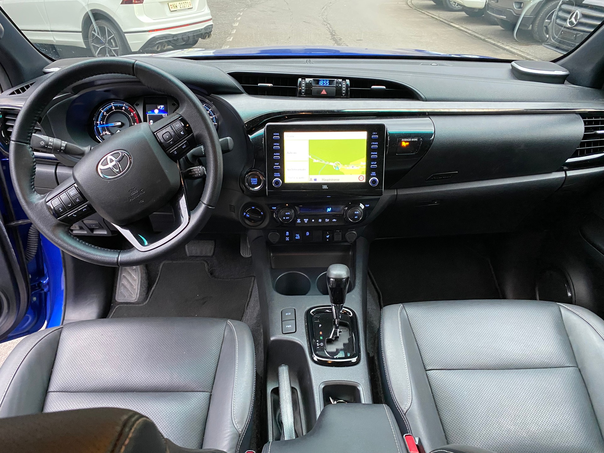 TOYOTA Hilux 2.8D-4D Invincible Double Cab 4x4 A-image-5