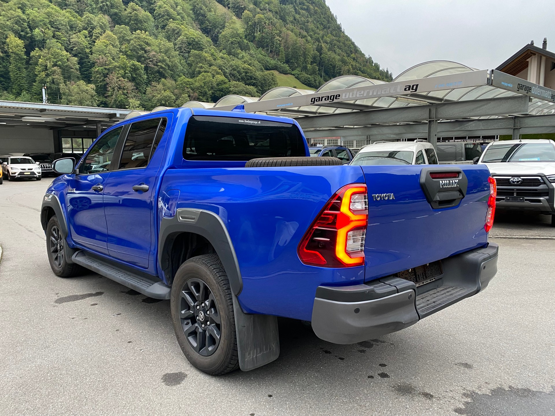 TOYOTA Hilux 2.8D-4D Invincible Double Cab 4x4 A-image-11