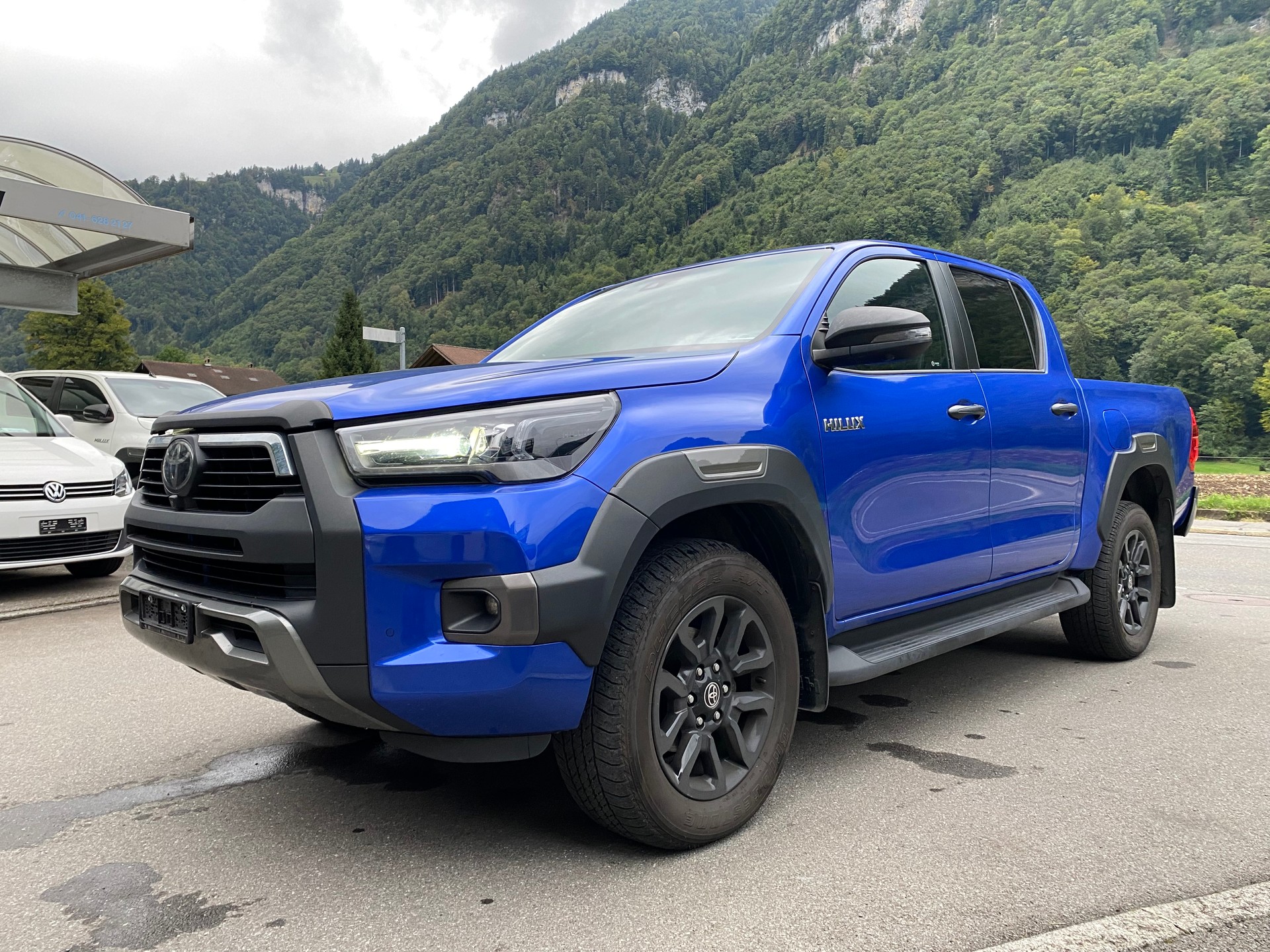 TOYOTA Hilux 2.8D-4D Invincible Double Cab 4x4 A-image-1