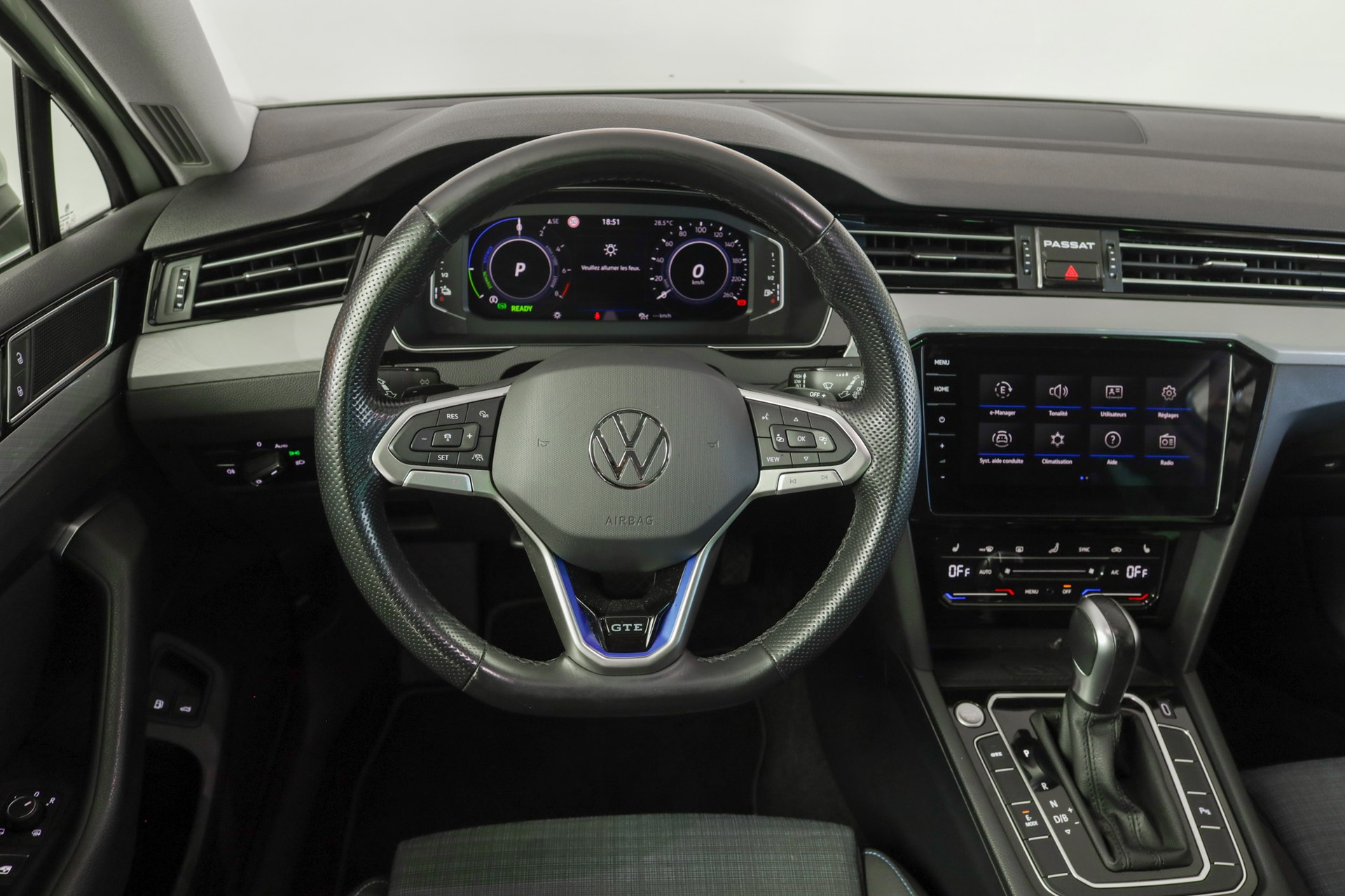 VW Passat Variant 1.4 TSI GTE Hybrid DSG * Attelage * Discover Pro-image-12