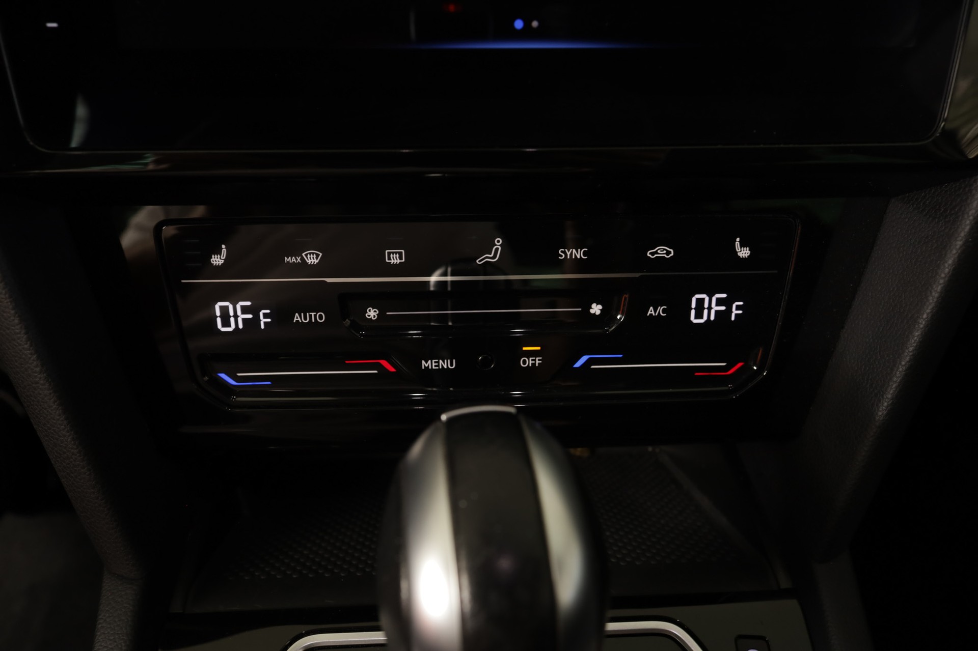 VW Passat Variant 1.4 TSI GTE Hybrid DSG * Attelage * Discover Pro-image-19