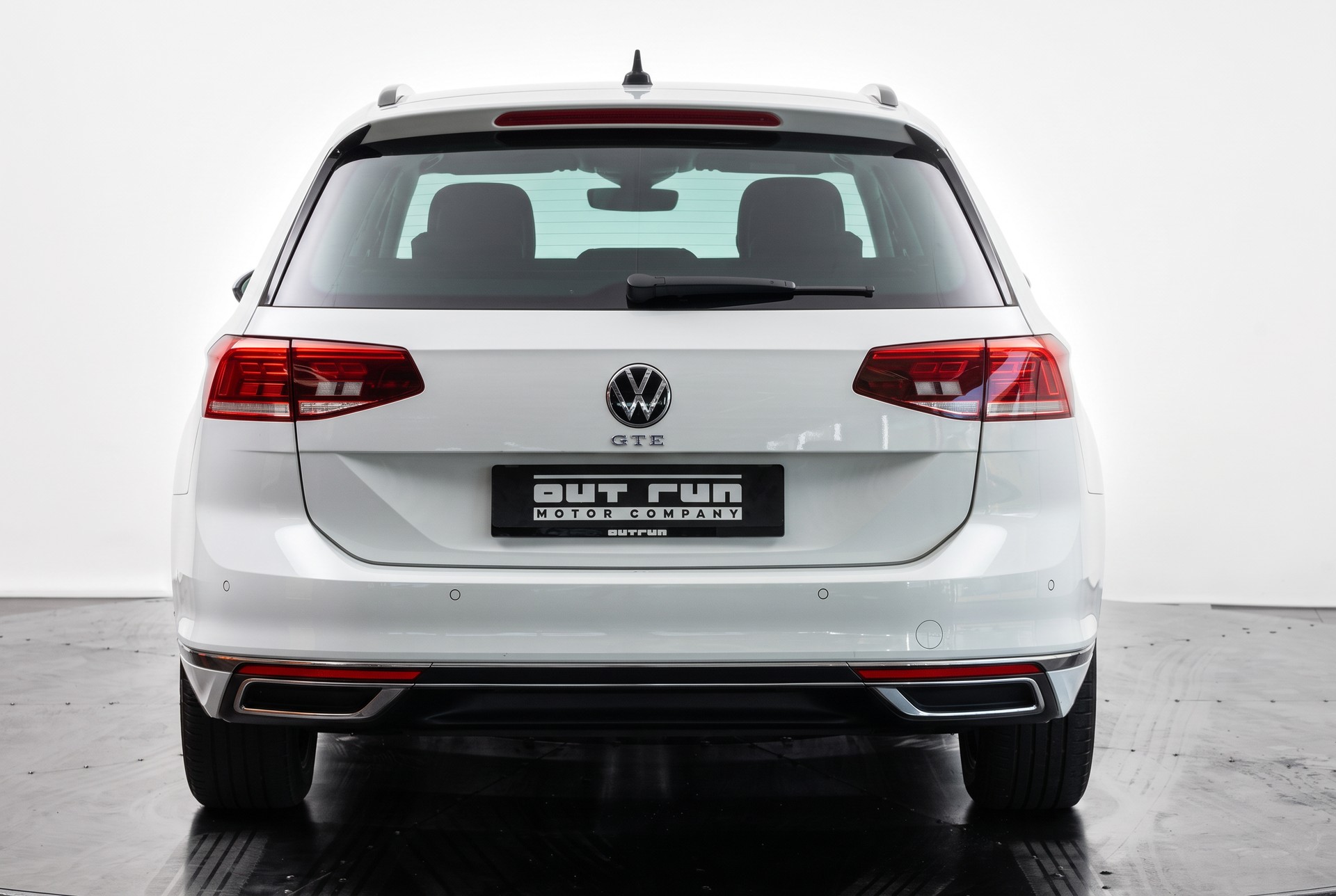 VW Passat Variant 1.4 TSI GTE Hybrid DSG * Attelage * Discover Pro-image-2