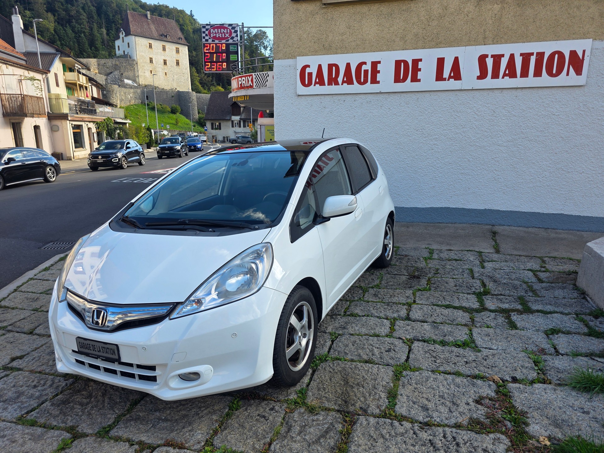 HONDA Jazz 1.3i Hybrid Comfort CVT-image-0