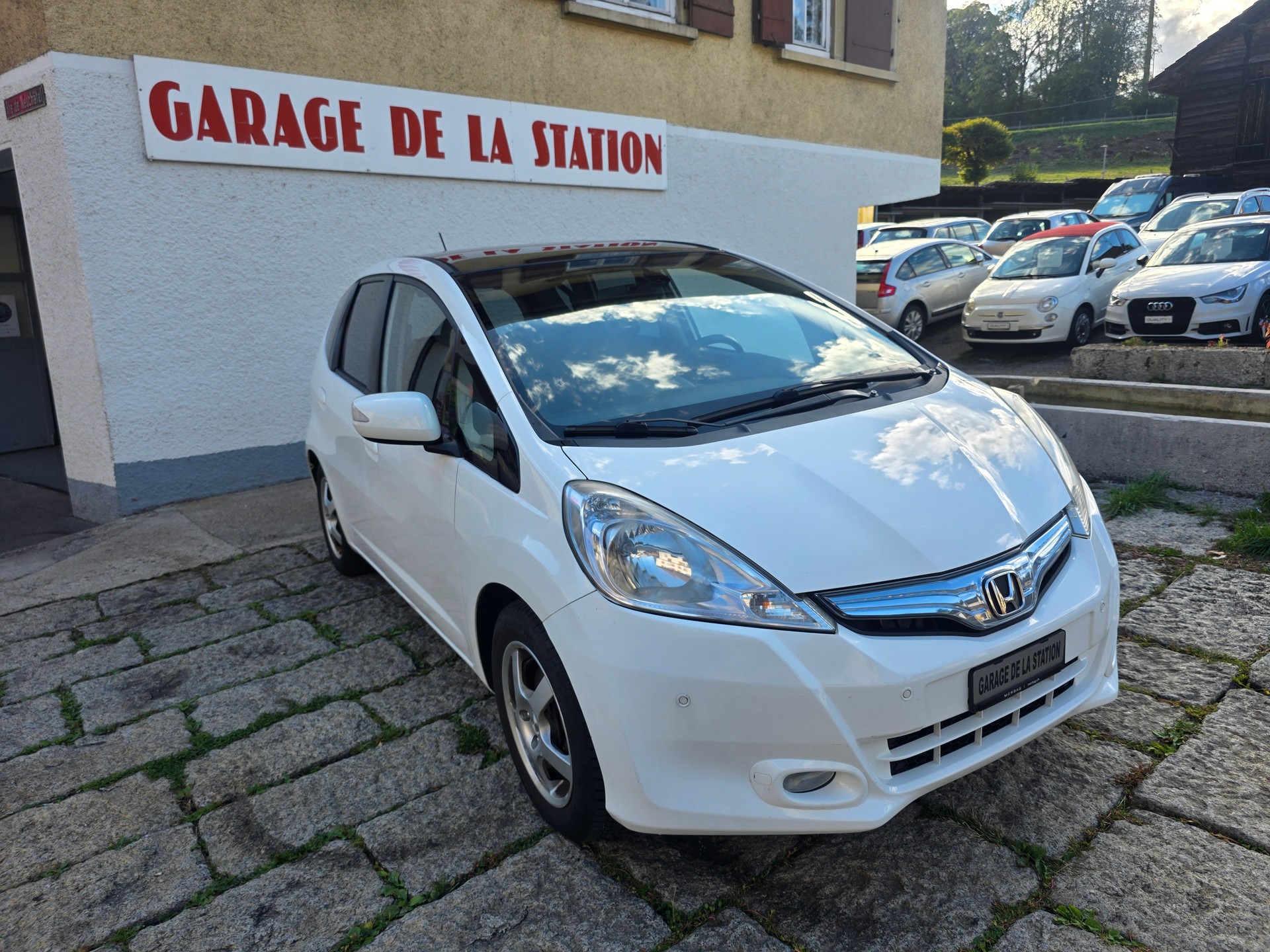 HONDA Jazz 1.3i Hybrid Comfort CVT-image-2