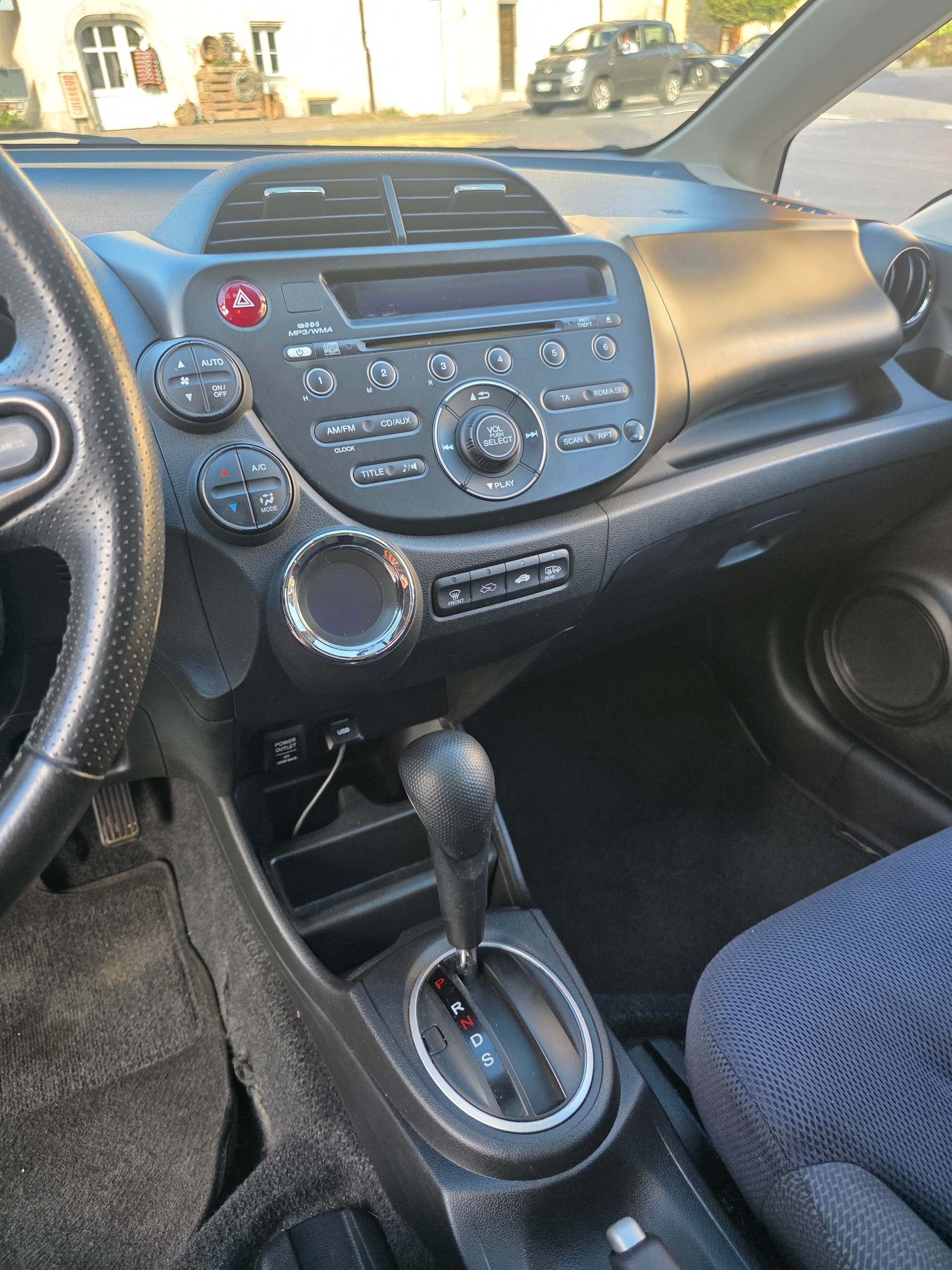 HONDA Jazz 1.3i Hybrid Comfort CVT-image-7