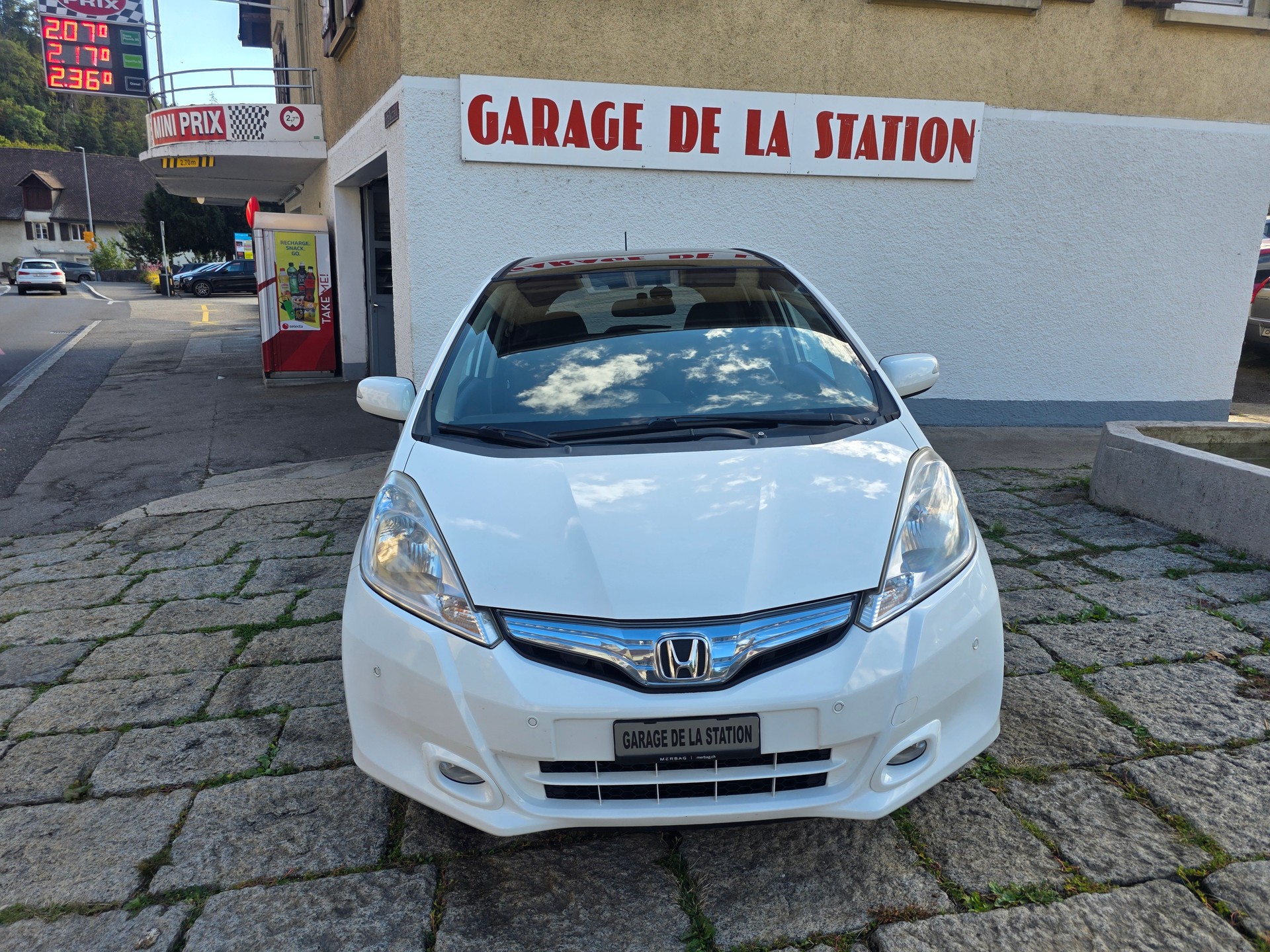 HONDA Jazz 1.3i Hybrid Comfort CVT-image-1