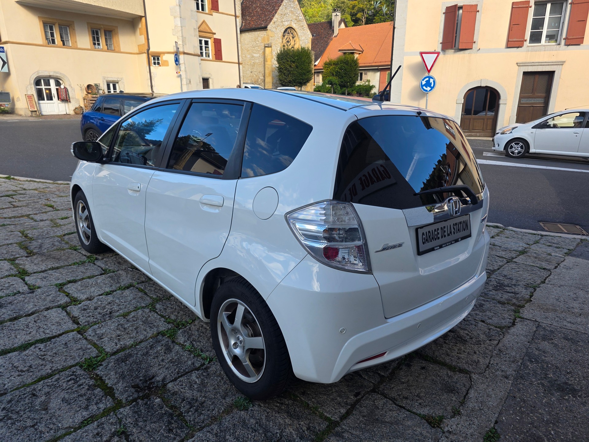 HONDA Jazz 1.3i Hybrid Comfort CVT-image-4