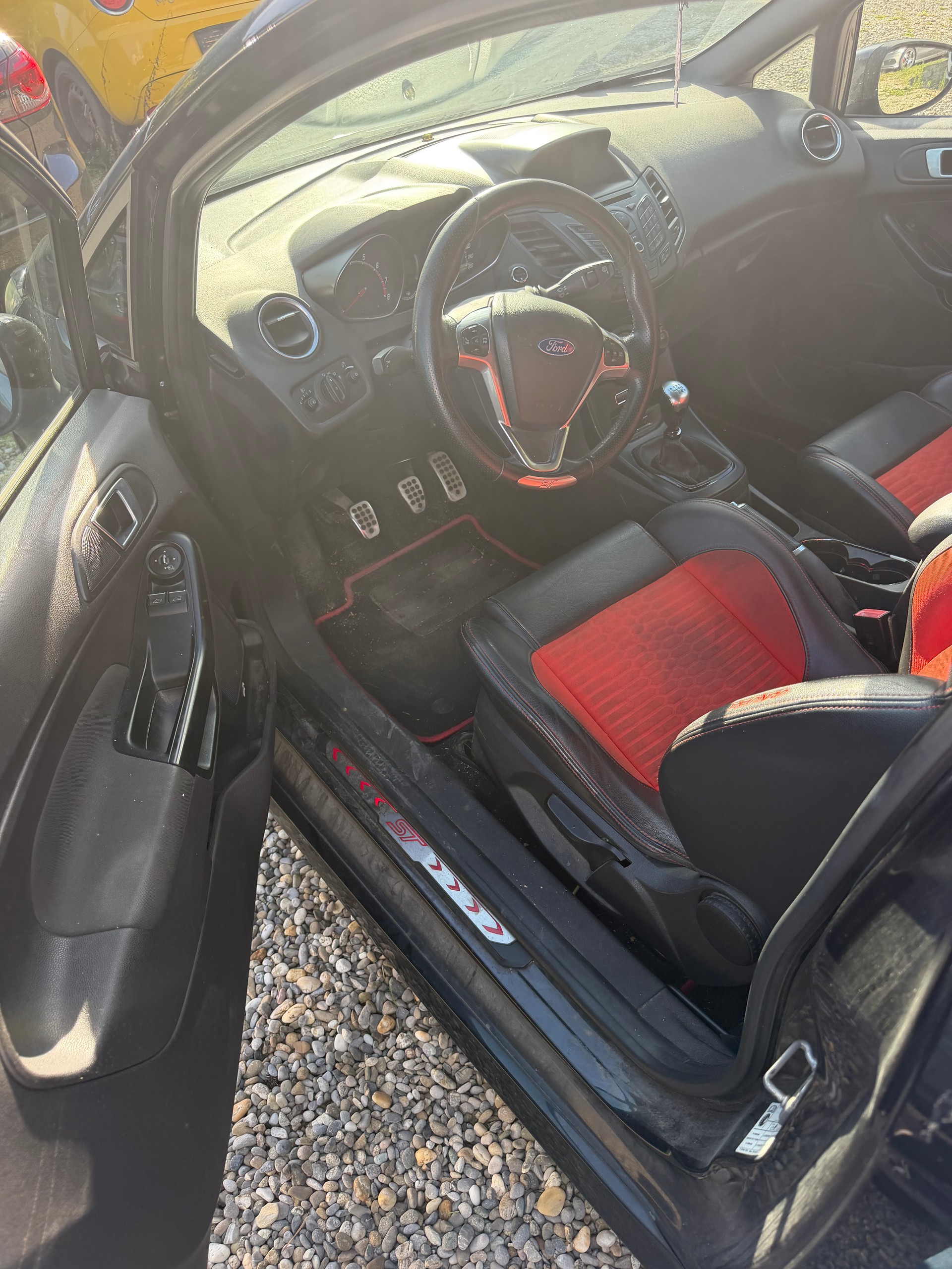 FORD Fiesta 1.6 SCTi ST-2-image-6