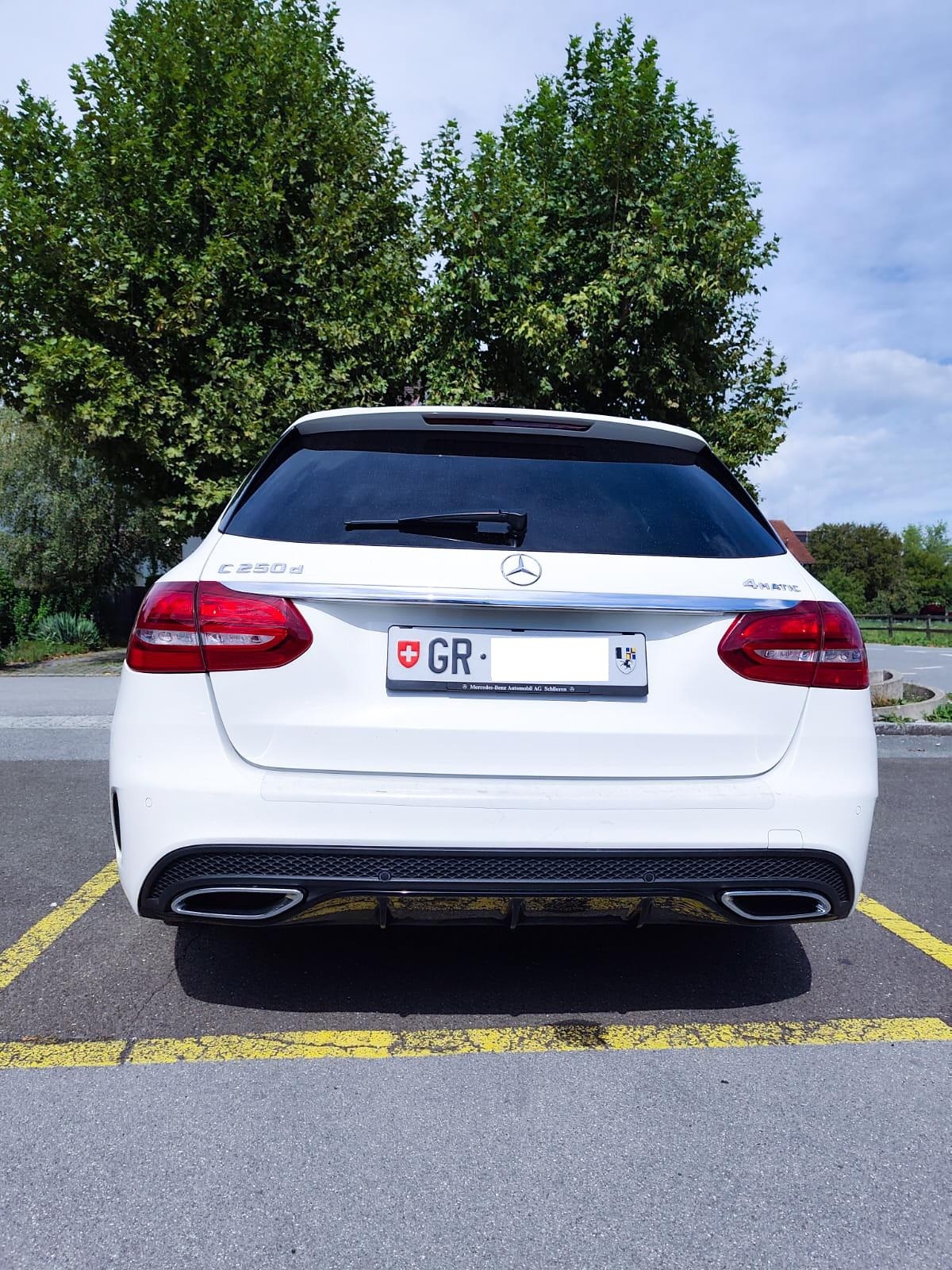 MERCEDES-BENZ C 250 d Swiss Star AMG Line 4m-image-4