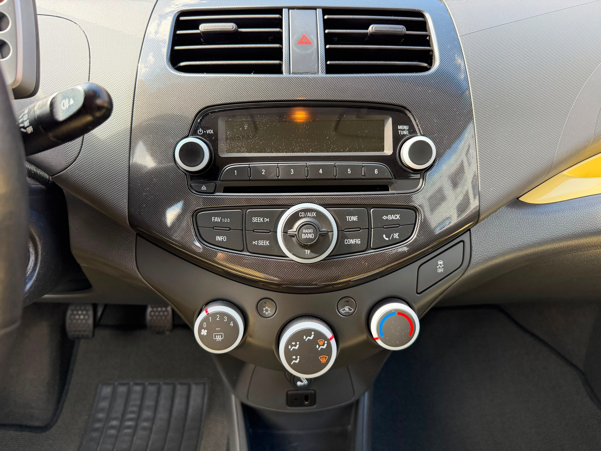 CHEVROLET Spark 1.2 LTZ-image-10