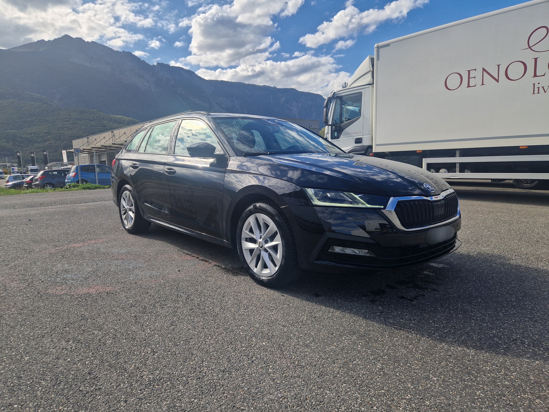 SKODA Octavia Combi 2.0 TSI Ambition DSG 4x4-image-0